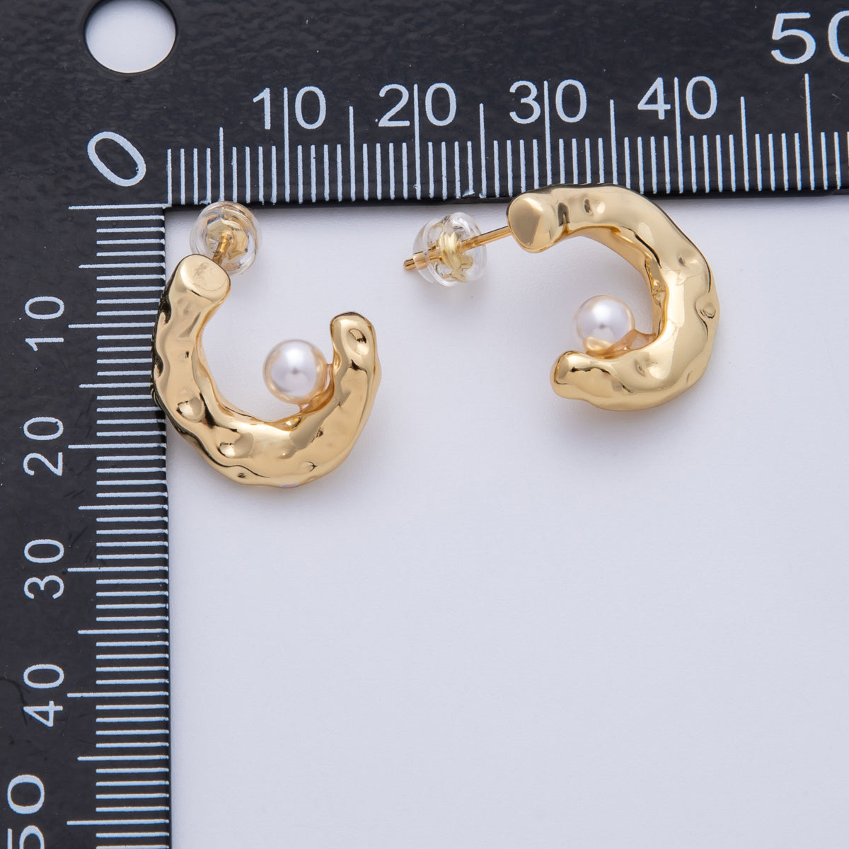 14K Gold Filled 17.5mm Shell Pearl Hammered C-Shaped Stud Earrings | Earrings-00050