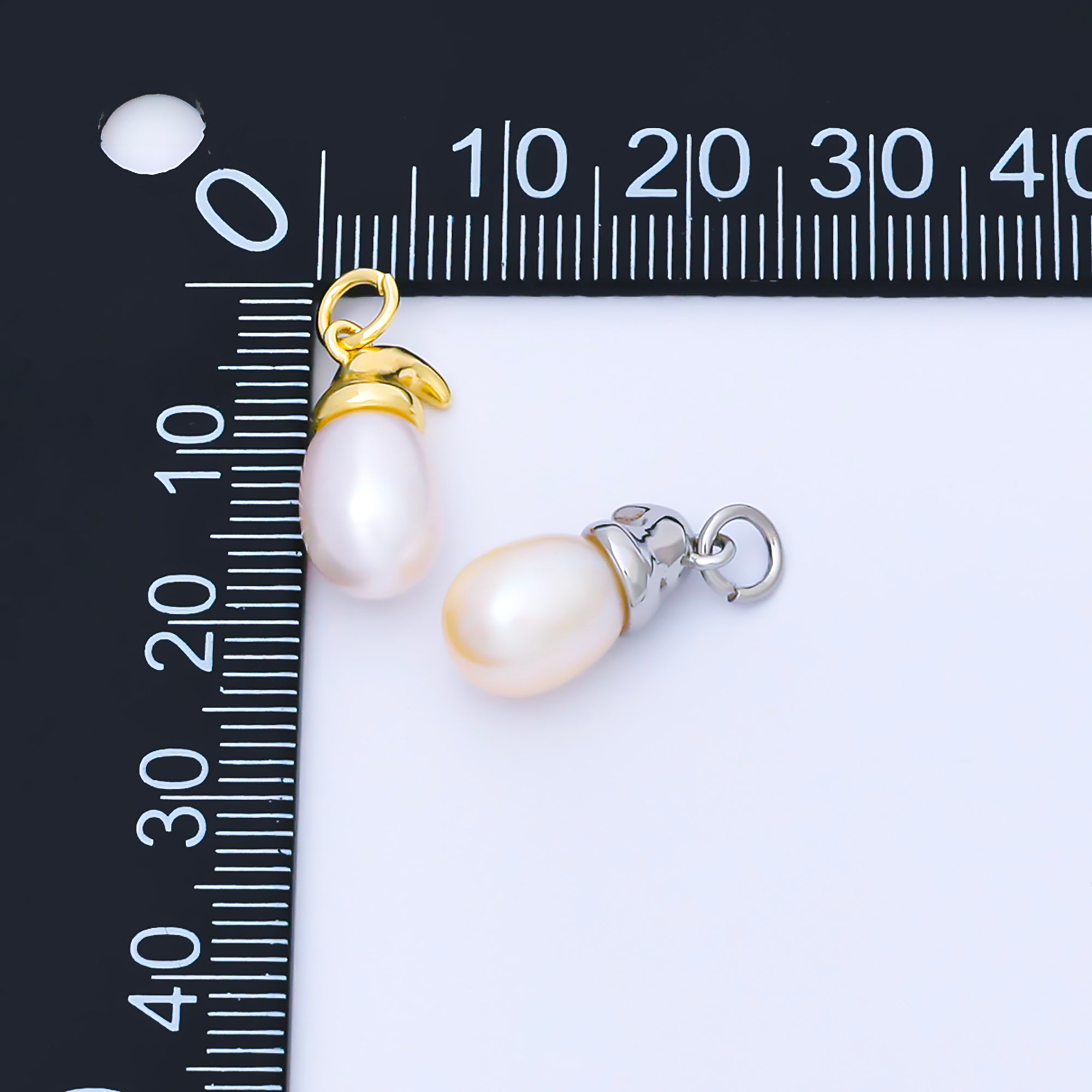 24K Gold Filled 17.5mm White Shell Pearl Oval Bezel Charm in Gold & Silver | AF590