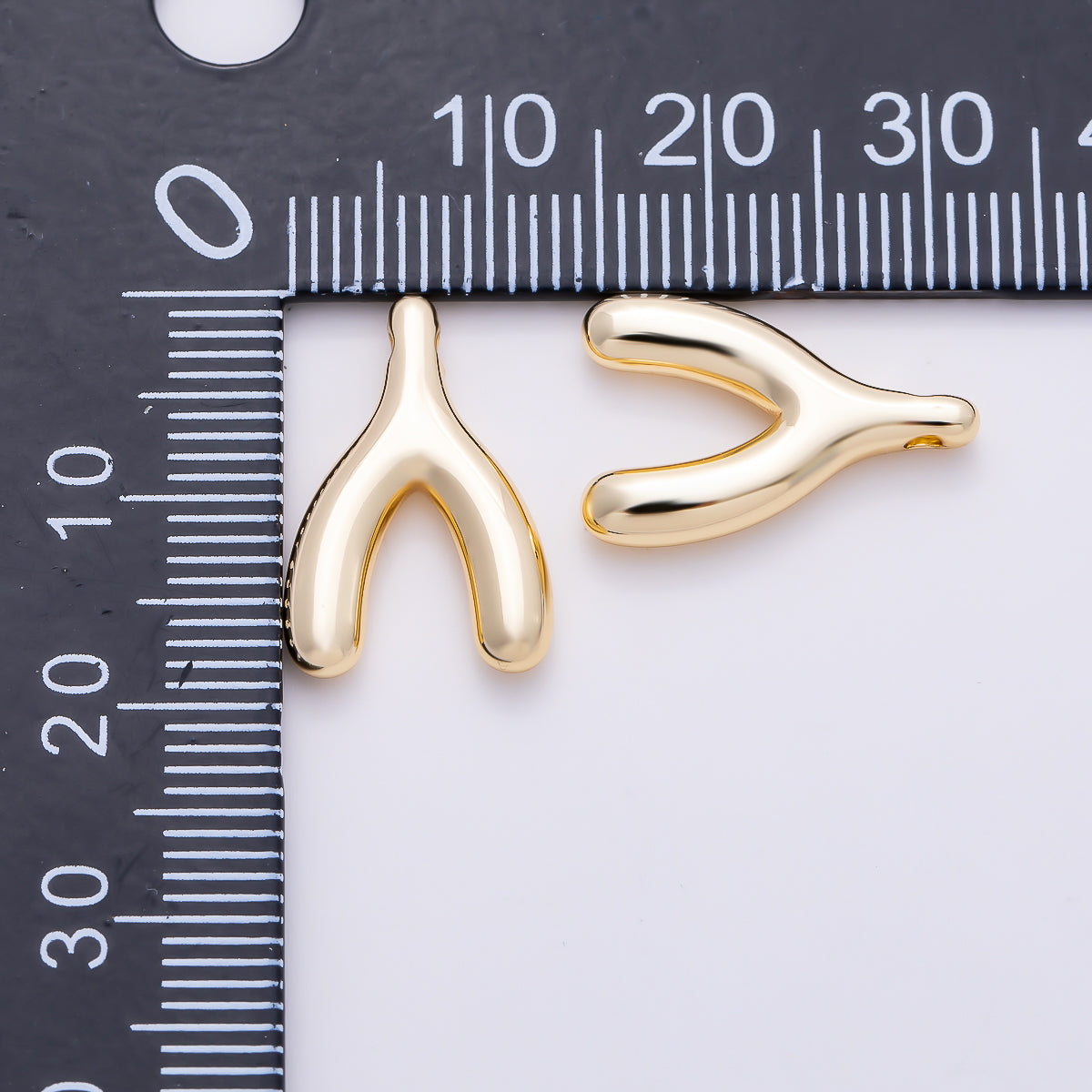 PVD Stainless Steel 18mm Minimalist Lucky Wishbone Pendant in Gold & Silver | Charms-01582 Charms-01583