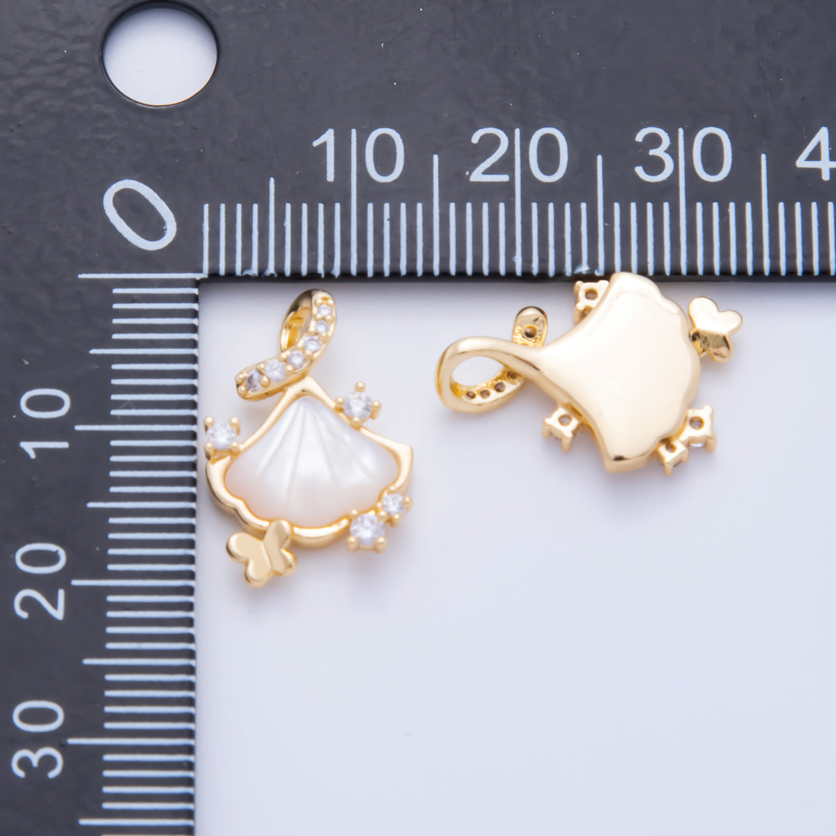 18K Gold Filled Shell Pearl Sea Clam Butterfly Micro Paved CZ Pendant | AF1113
