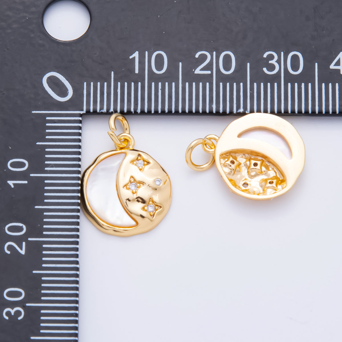 18K Gold Filled Shell Pearl Celestial Star Crescent Moon Round Charm | AH914