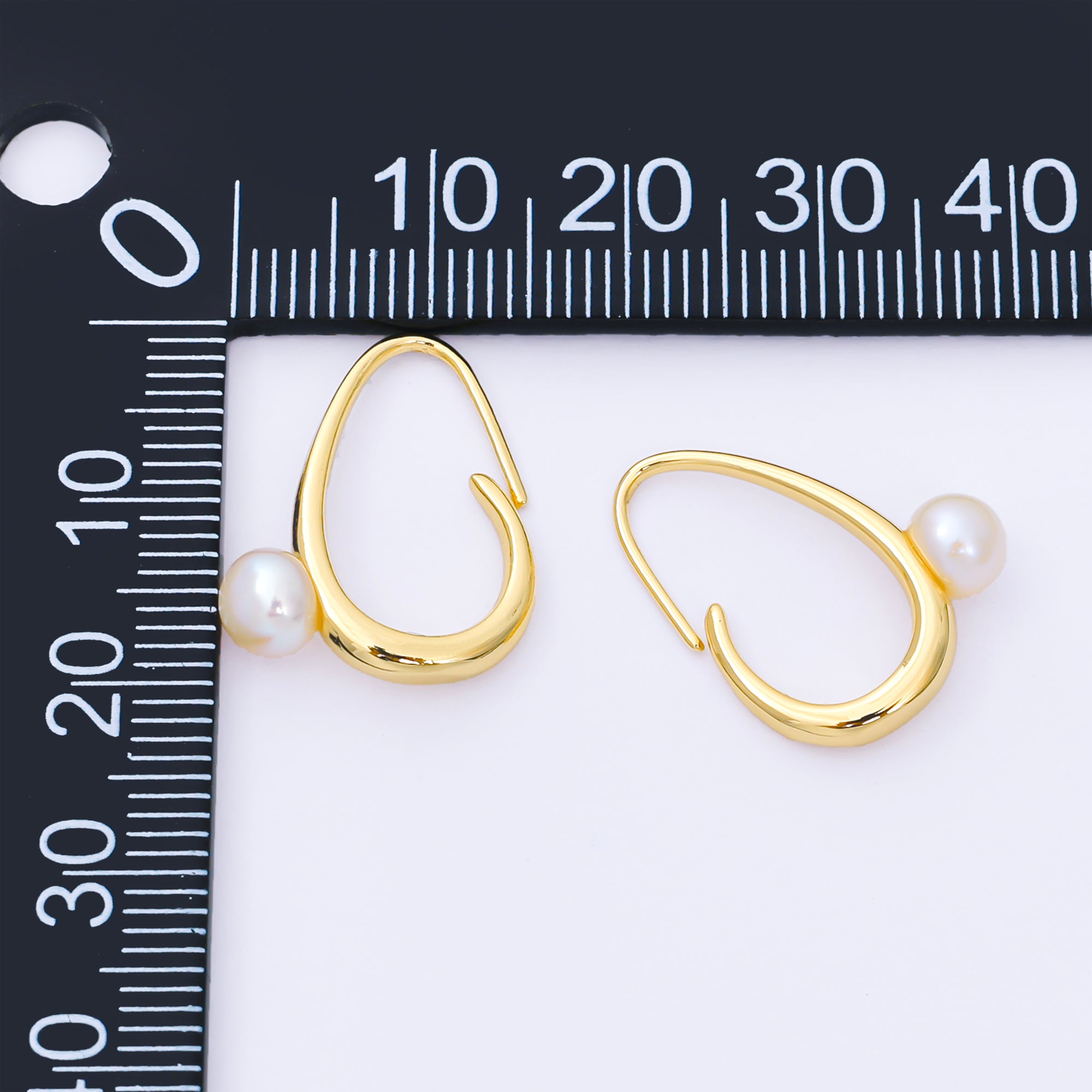 24K Gold Filled 20mm Shell Pearl Signet Lines Hoop Earrings | AB1600