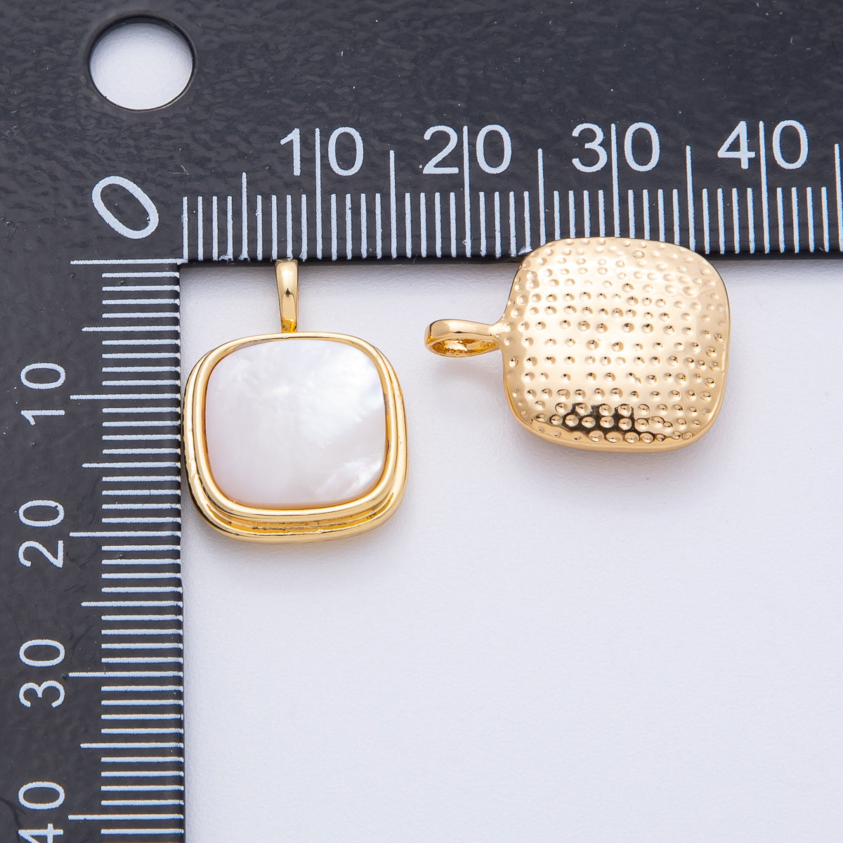 18K Gold Filled 20mm Shell Pearl Square Bezel Pendant | AK045