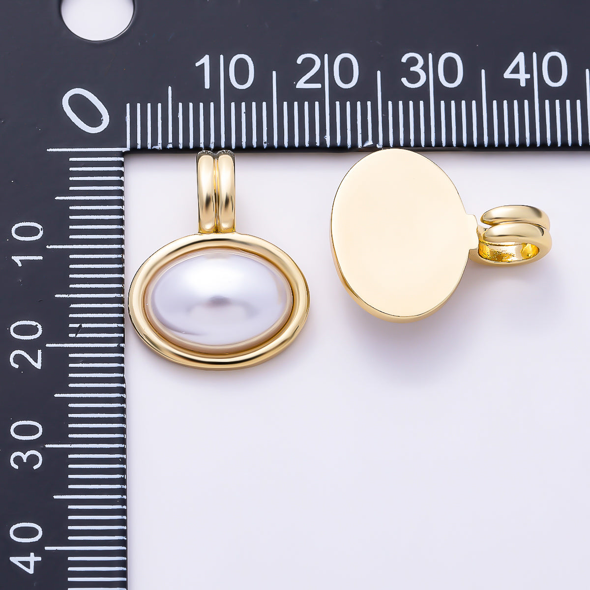 16K Gold Filled 21mm Ribbed Bail Oval White Shell Pearl Bezel Charm | Charms-01654