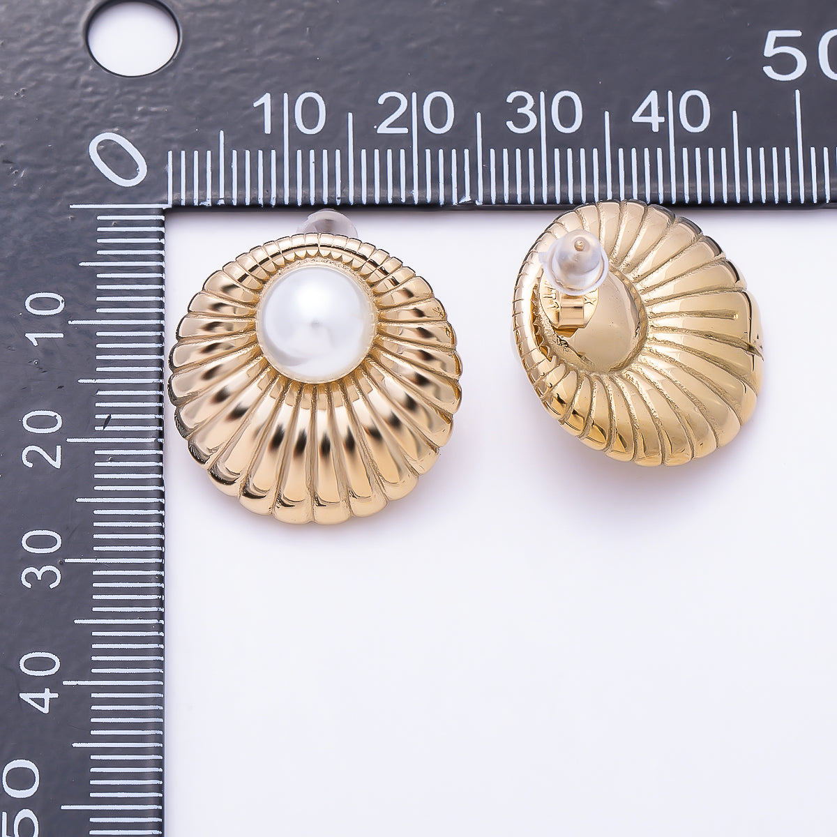 Stainless Steel 22mm Shell Pearl Ribbed Round Stud | Earrings-00727