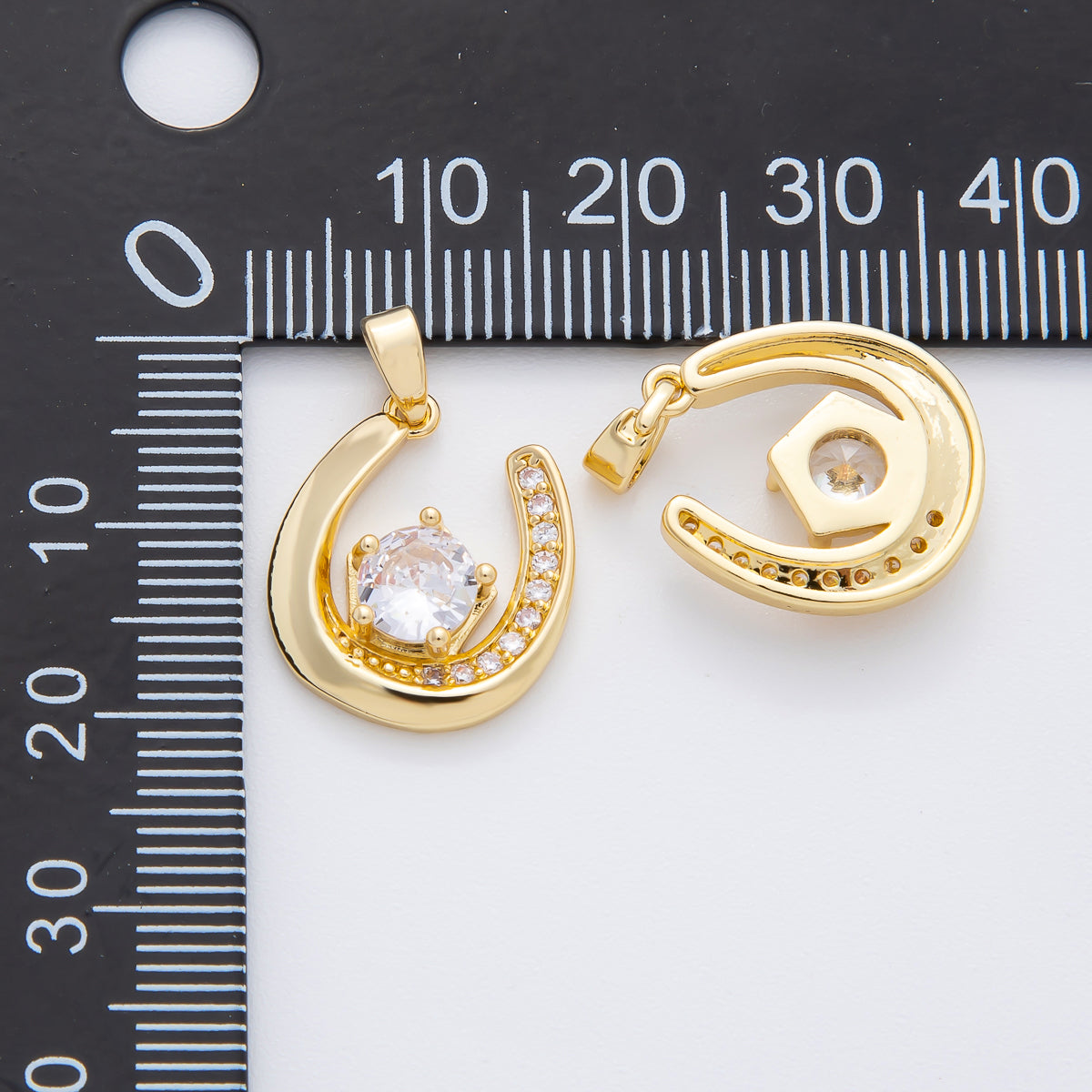 18K Gold Filled 22.5mm Micro Paved CZ Lucky Charm Horseshoe Pendant | AF-A1141