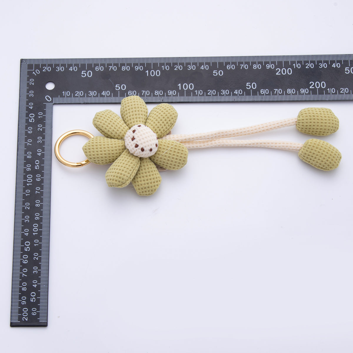 Daisy Bag Charm Keychain Purse Accessory Flower Ornament WB-00082