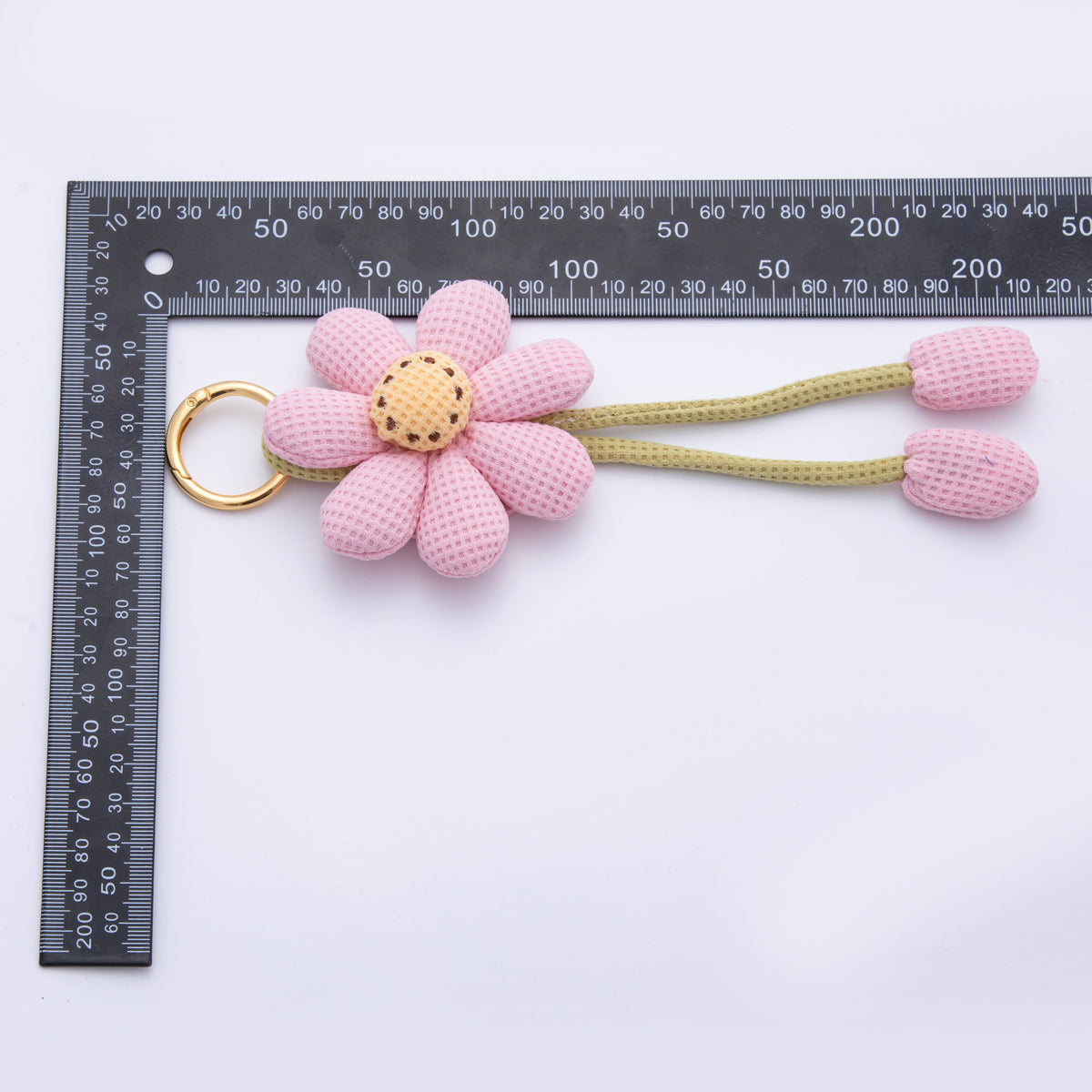 Daisy Bag Charm Keychain Purse Accessory Flower Ornament WB-00082