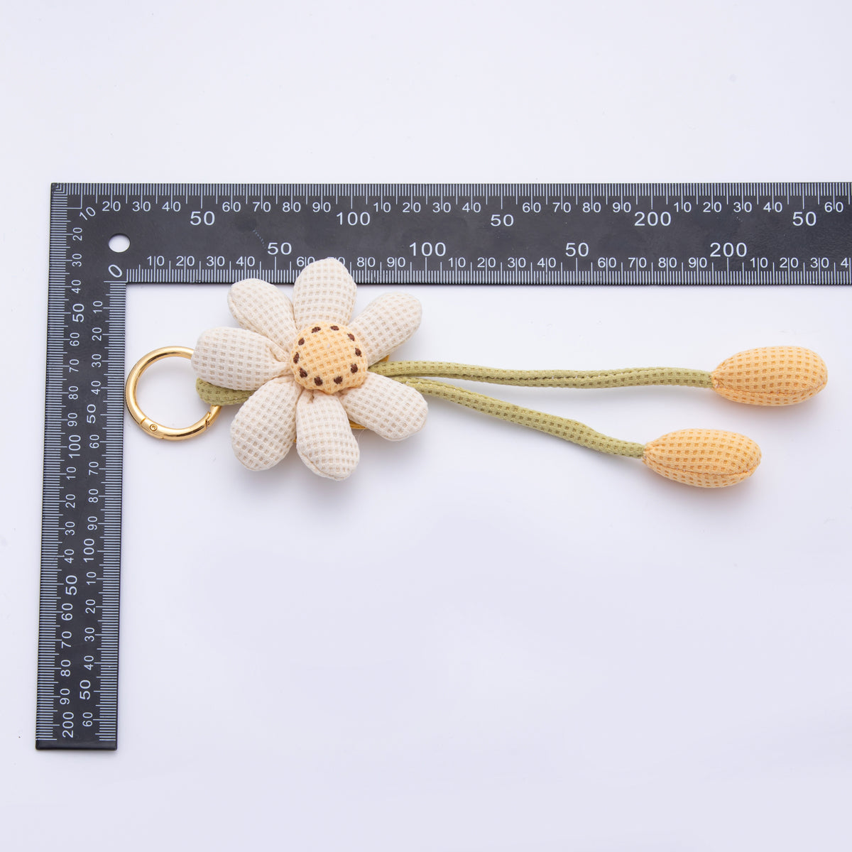 Daisy Bag Charm Keychain Purse Accessory Flower Ornament WB-00082