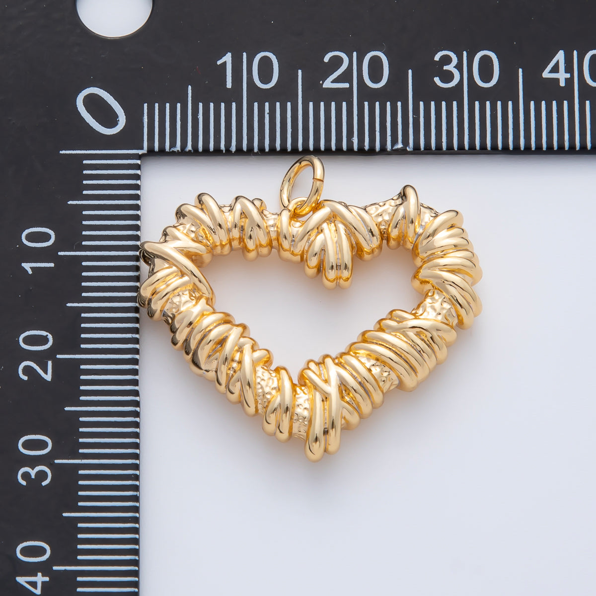 18K Gold Filled 25mm Hammered Knot Open Heart Charm | AF1411