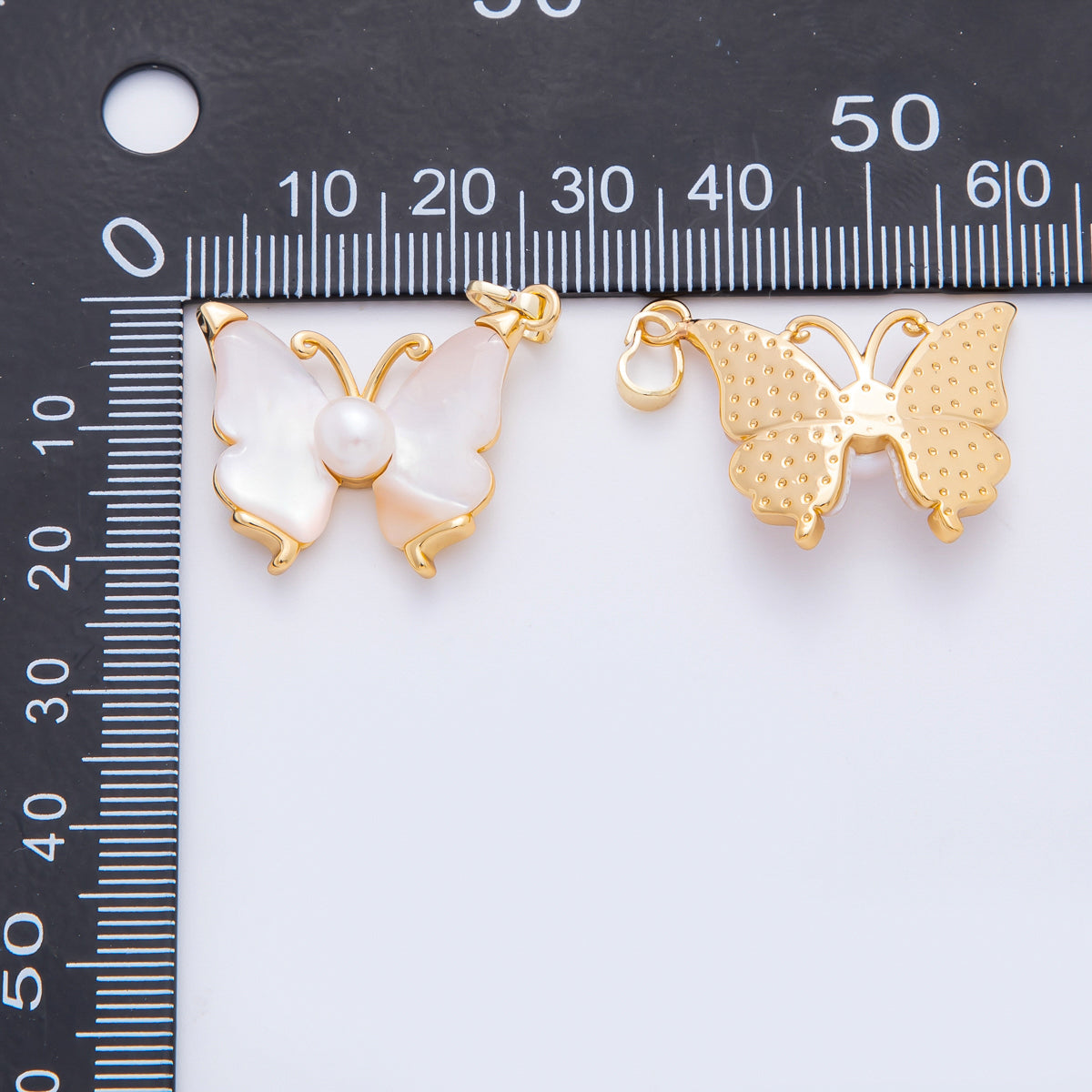 18K Gold Filled 32mm Mother of Pearl Dreamy Butterfly Animals Pendant | AF-A1127