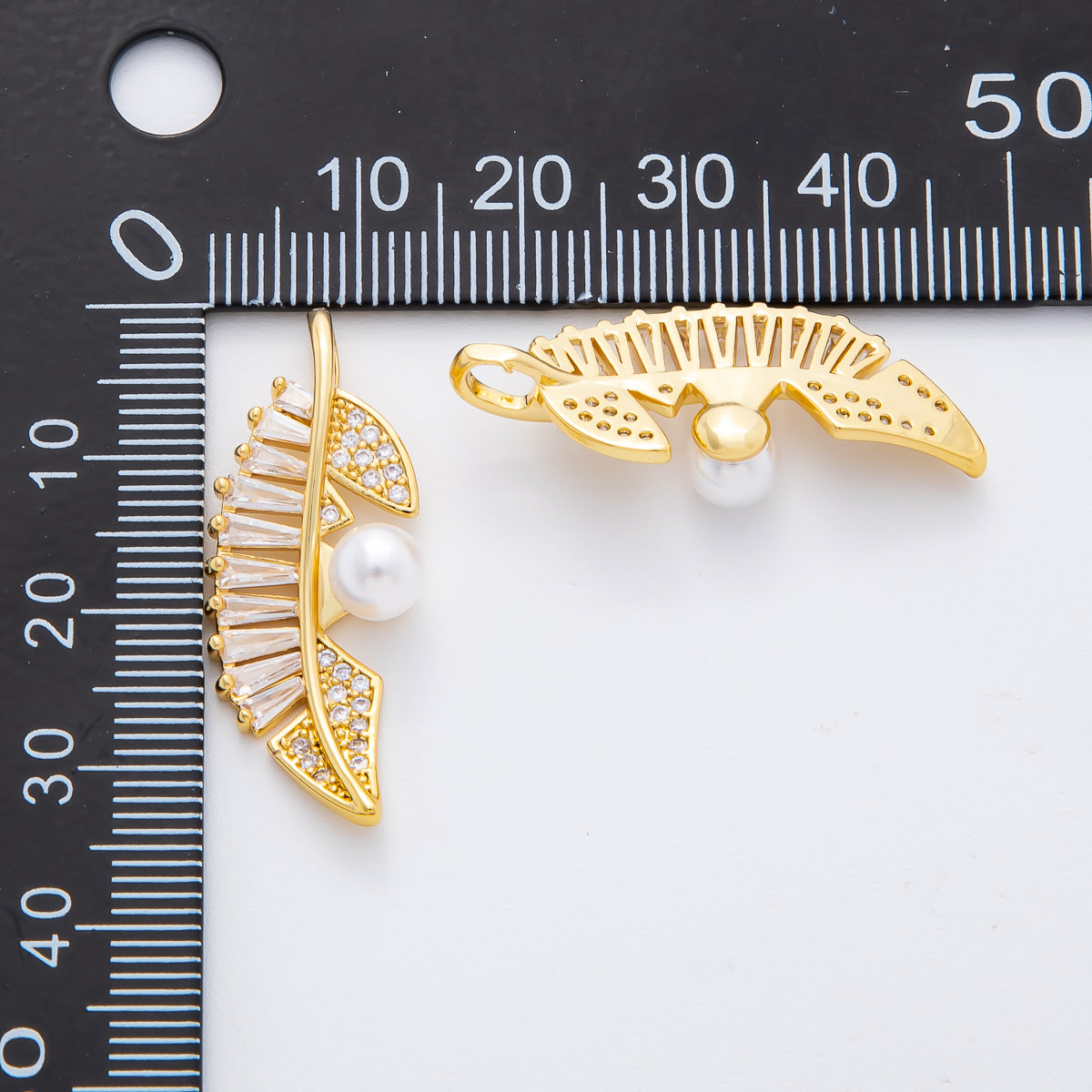 18K Gold Filled 33mm Baguette & Micro Paved CZ Shell Pearl Leaf Pendant | AF-A1133