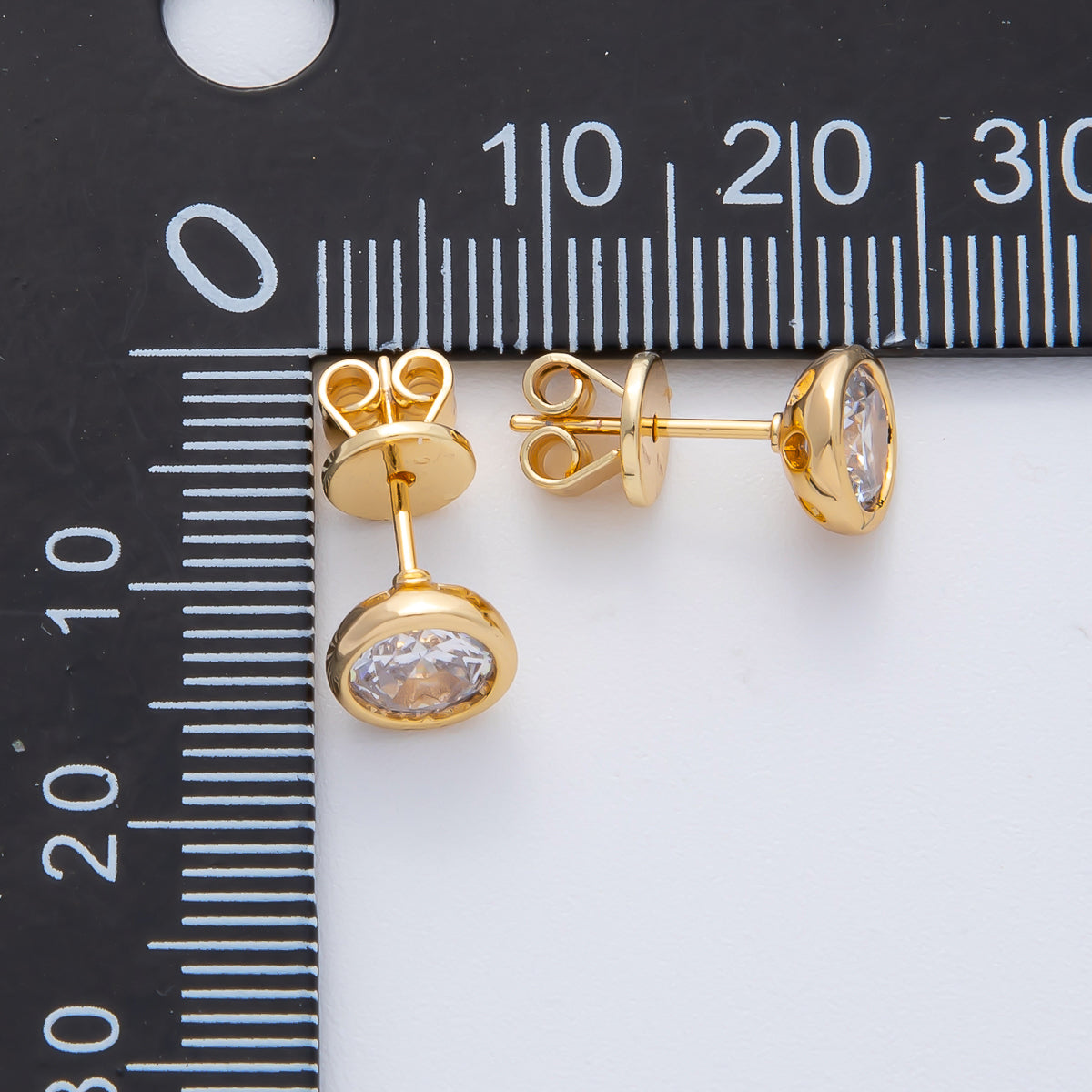 18K Gold Filled 7.5mm Clear CZ Round Bezel Stud Earrings | AD1637