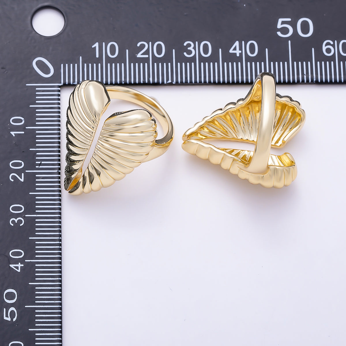 16K Gold Filled Lined Ribbed Chubby Heart Palm Leaf Ring | Rings-00351