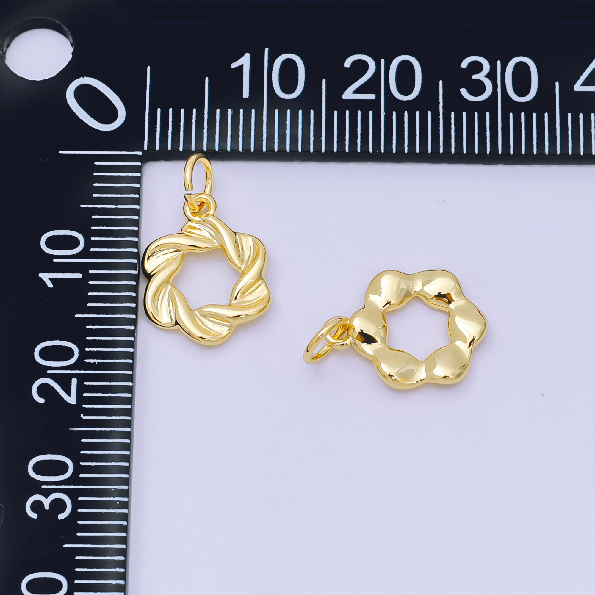 24K Gold Filled 14mm Twisted Floral Flower Charm | M101