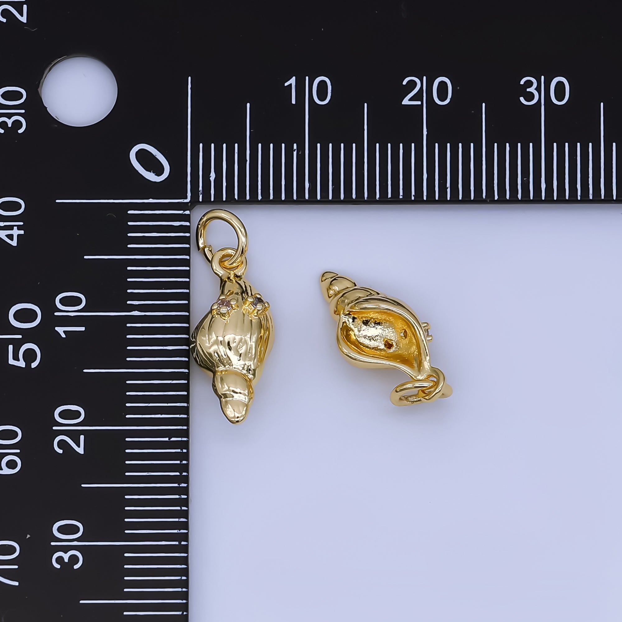 24K Gold Filled 17mm Round CZ Nautical Conch Shell Charm | A1612