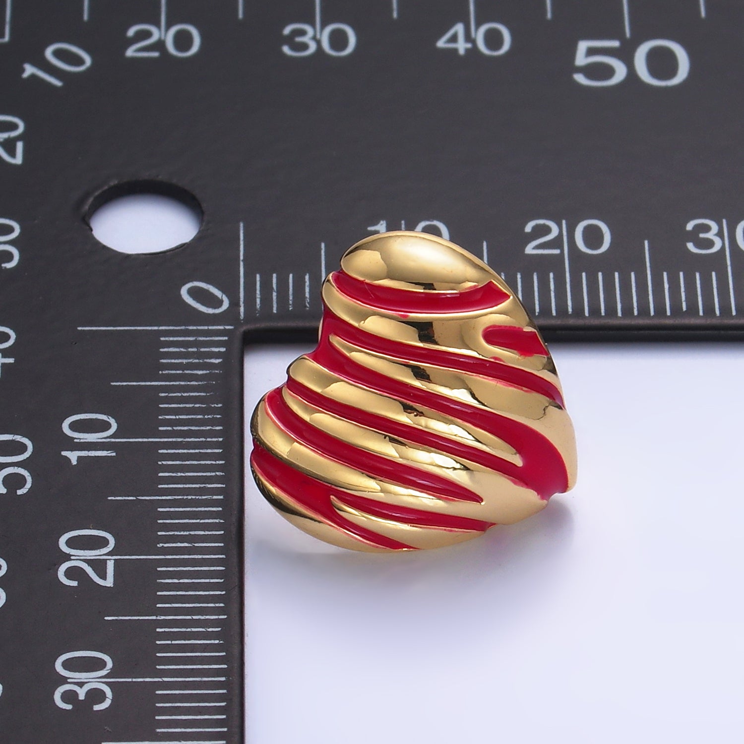 24K Gold Filled Red Enamel Lined Heart Stud Earrings | AB923