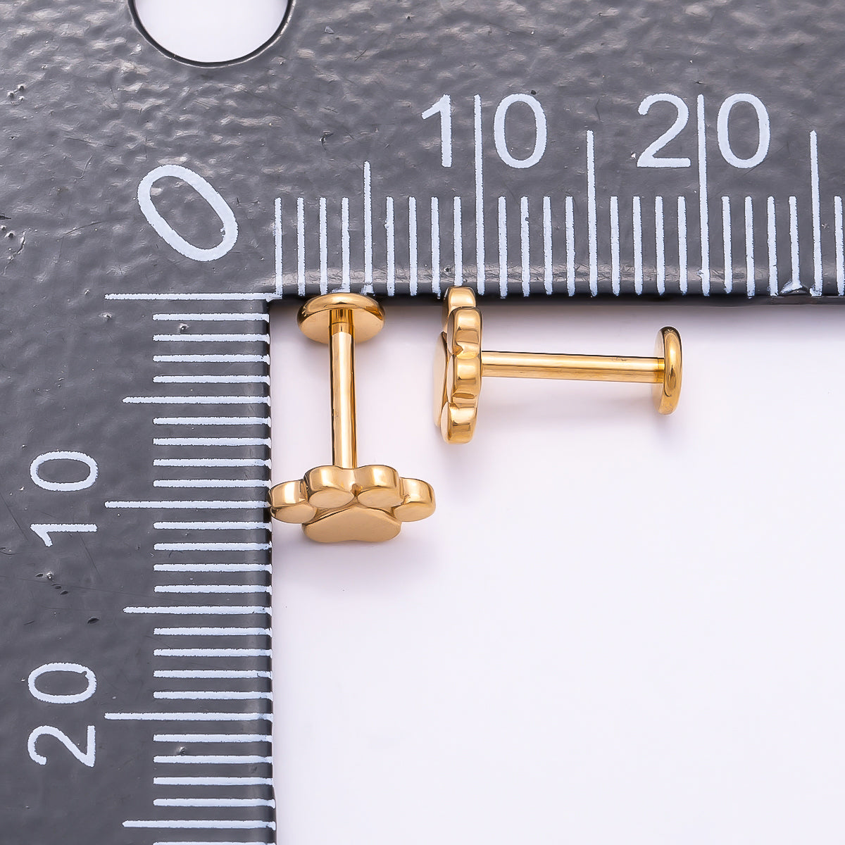Titanium 8mm Paw Print Minimalist Cartilage Piercing Flat Back Stud in Gold & Silver | Findings-00285 Findings-00286