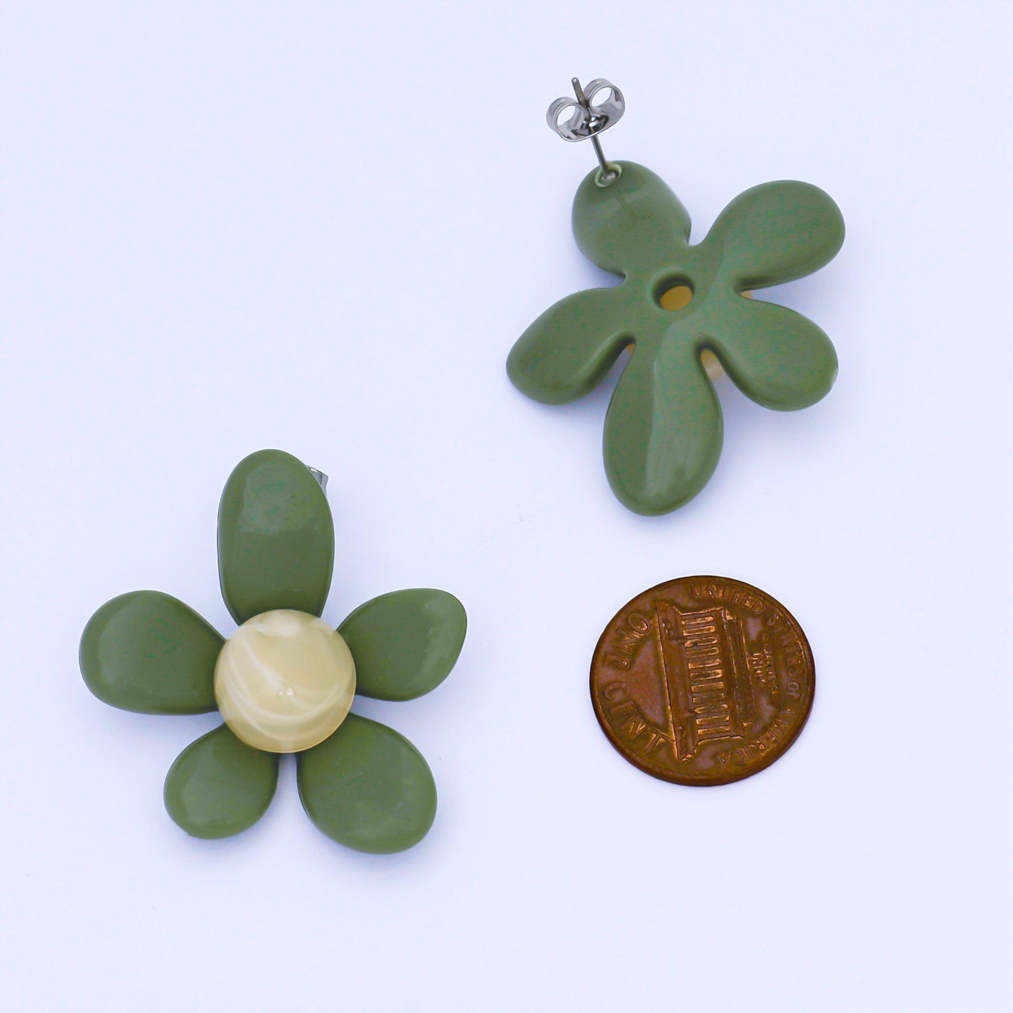 Silver Colorful Resin 3D Dasiy Flower Stud Earrings | ab1636