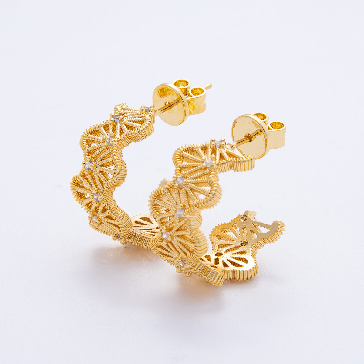 18K Gold Filled 20mm Clear CZ Geometric Wavy C-Shaped Hoop Earrings | T010