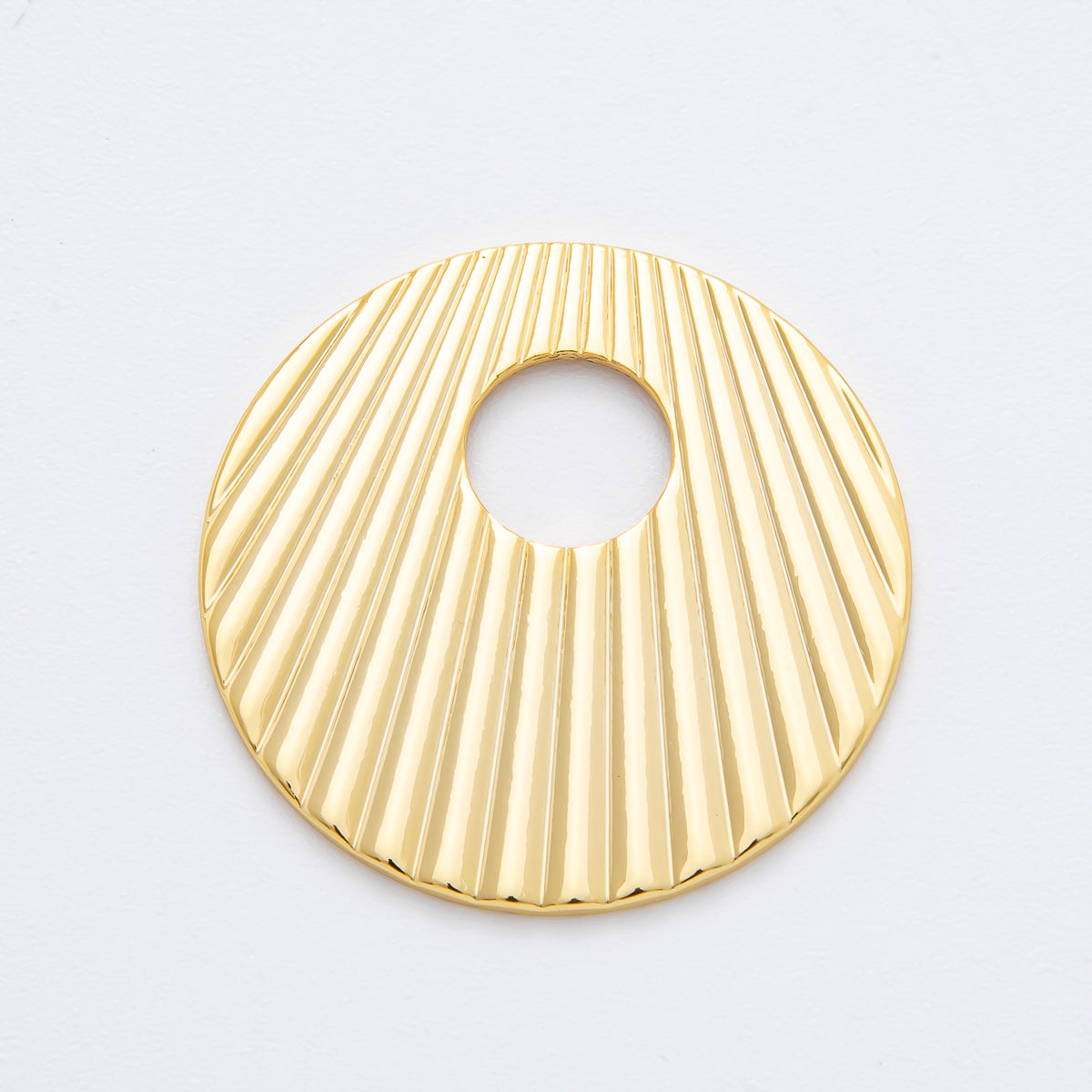 18K Gold Filled 30mm Ribbed Sea Clam Shell Charm Finding | Z-A1254