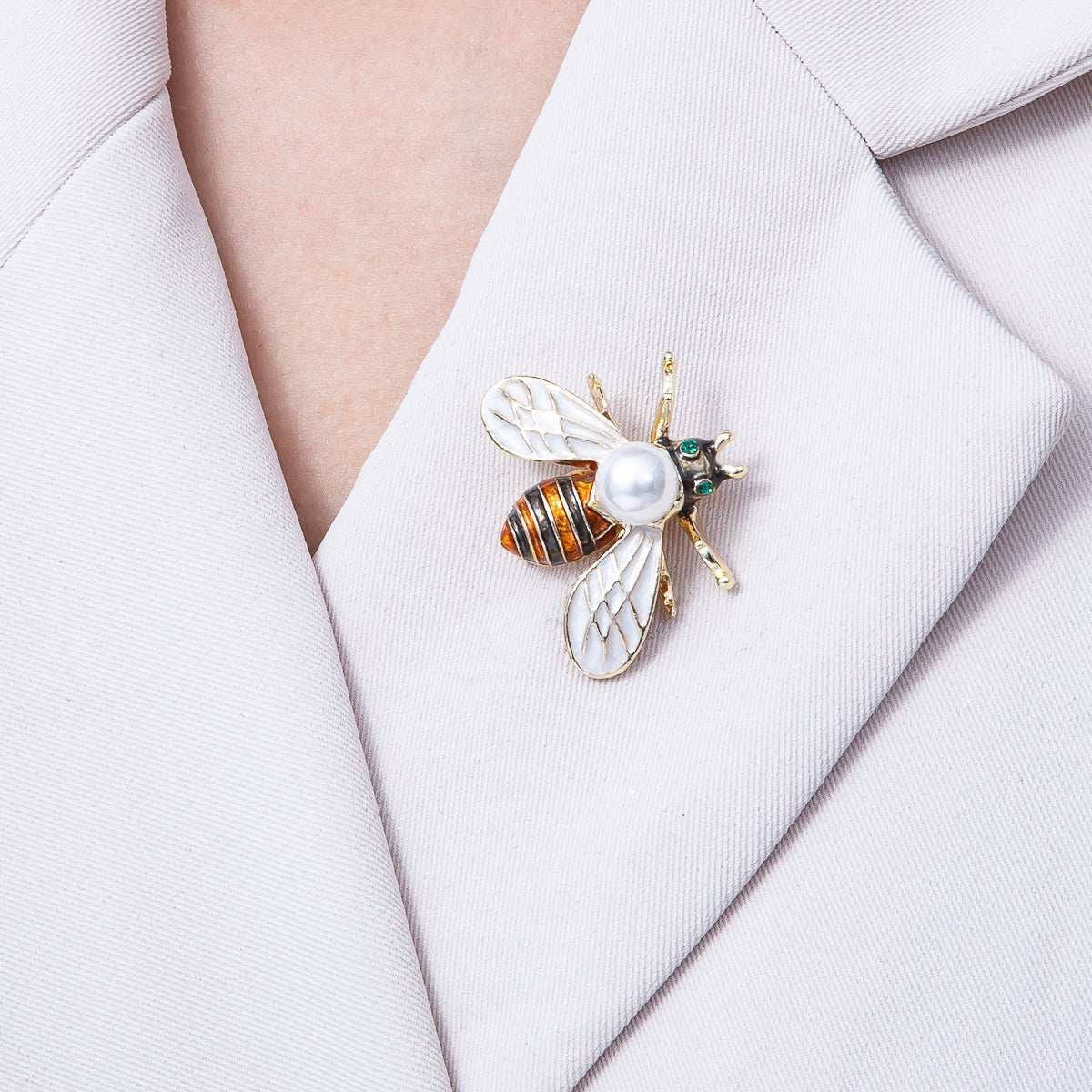 Gold 34mm x 27.3mm Bumble Bee Insect Pin Brooch | BH - 018 - DLUXCA