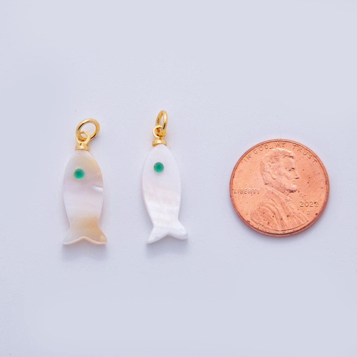 Mini 26mm Natural mother of pearl mop shell fish pendant Charm for Bracelet Necklace Earring Component X-766
