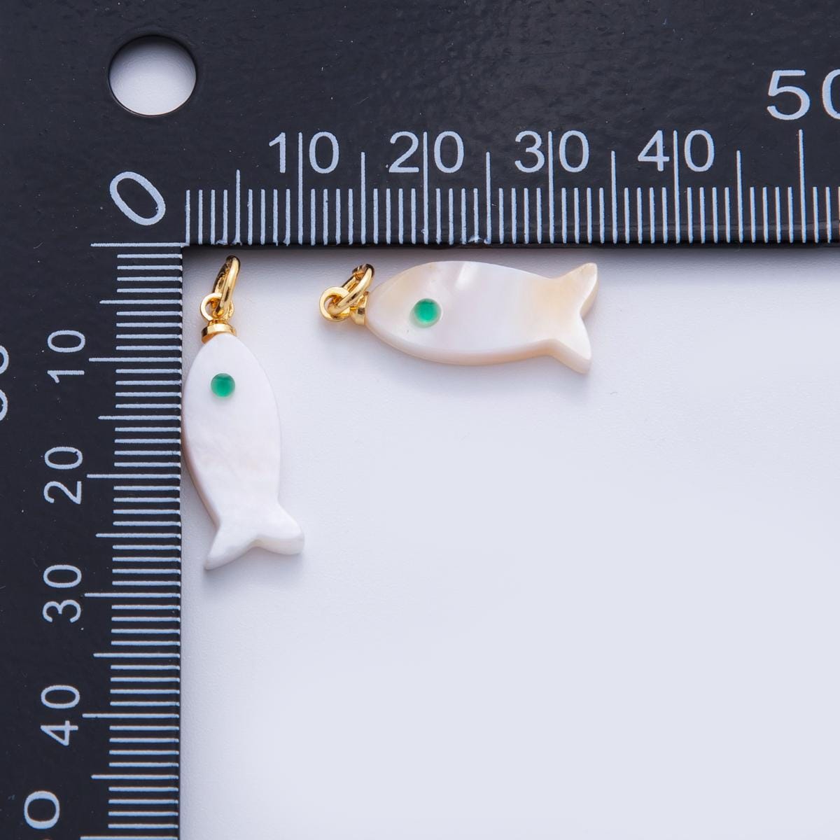 Mini 26mm Natural mother of pearl mop shell fish pendant Charm for Bracelet Necklace Earring Component X-766