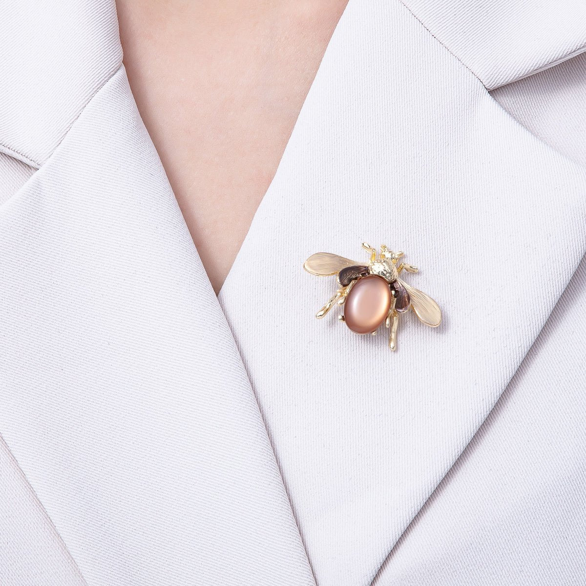 Matte Gold 33.5mm x 23mm Brown Wasp Bee Insect Animal Pin Brooch | BH - 041 - DLUXCA