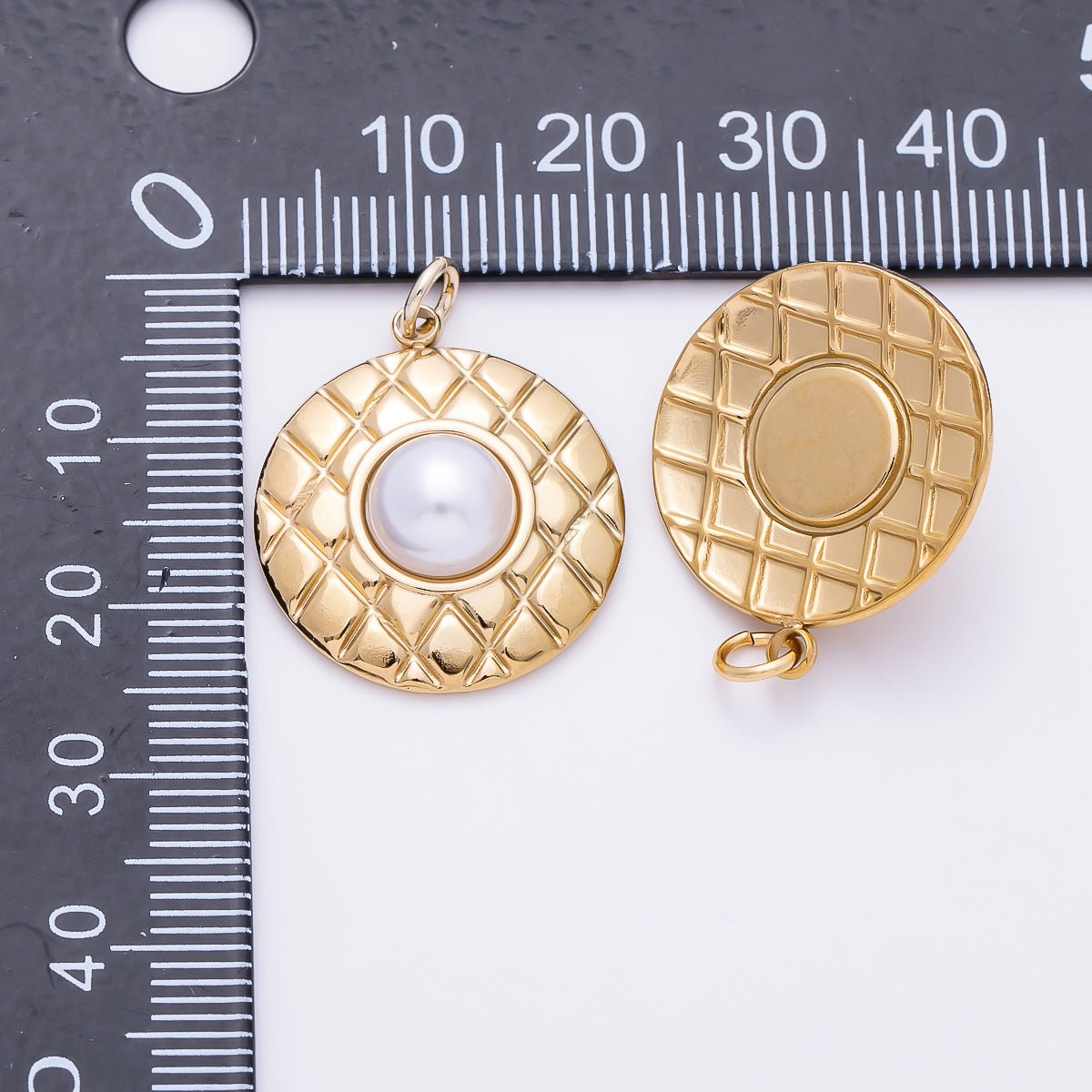 PVD Gold Stainless Steel 23mm Shell Pearl Quilted Bezel Round Charm | Charms-01441 - DLUXCA