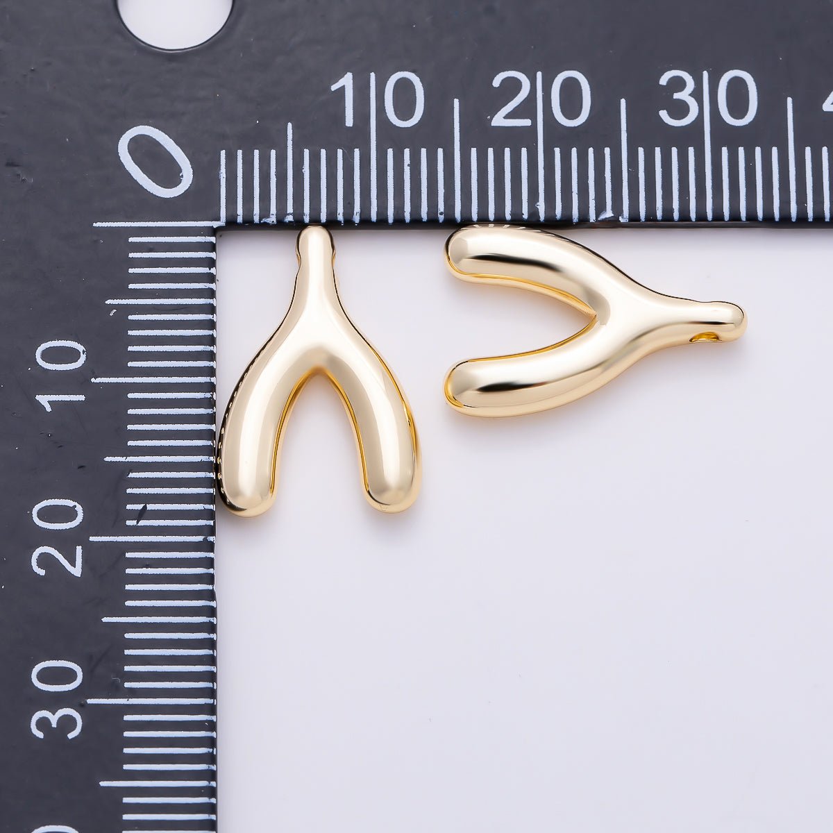 PVD Stainless Steel 18mm Minimalist Lucky Wishbone Pendant in Gold & Silver | Charms-01582 Charms-01583 - DLUXCA
