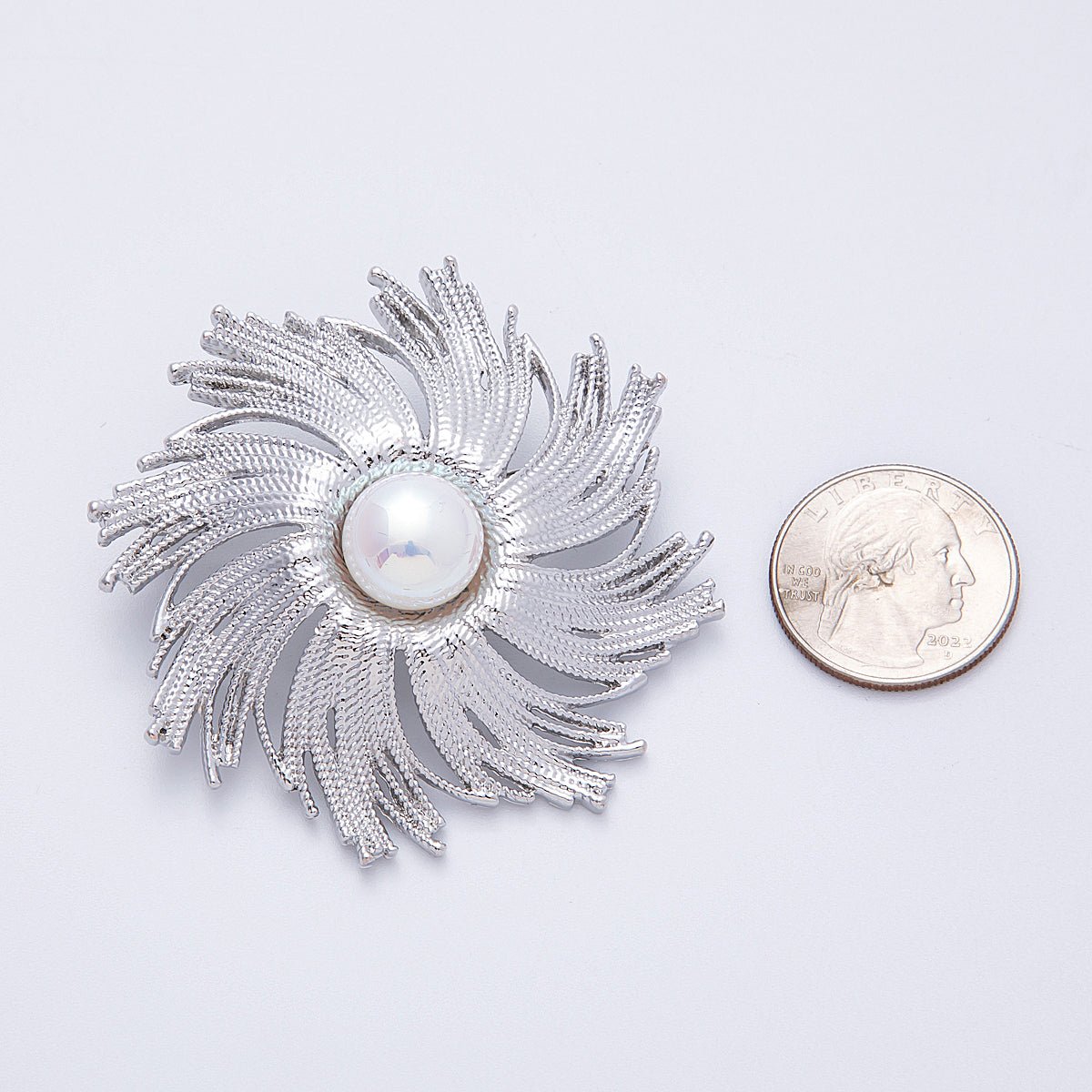 Silver 61.7mm x 59.3mm Shell Pearl Circular Celestial Sun Pin Brooch | BH - 097 - DLUXCA