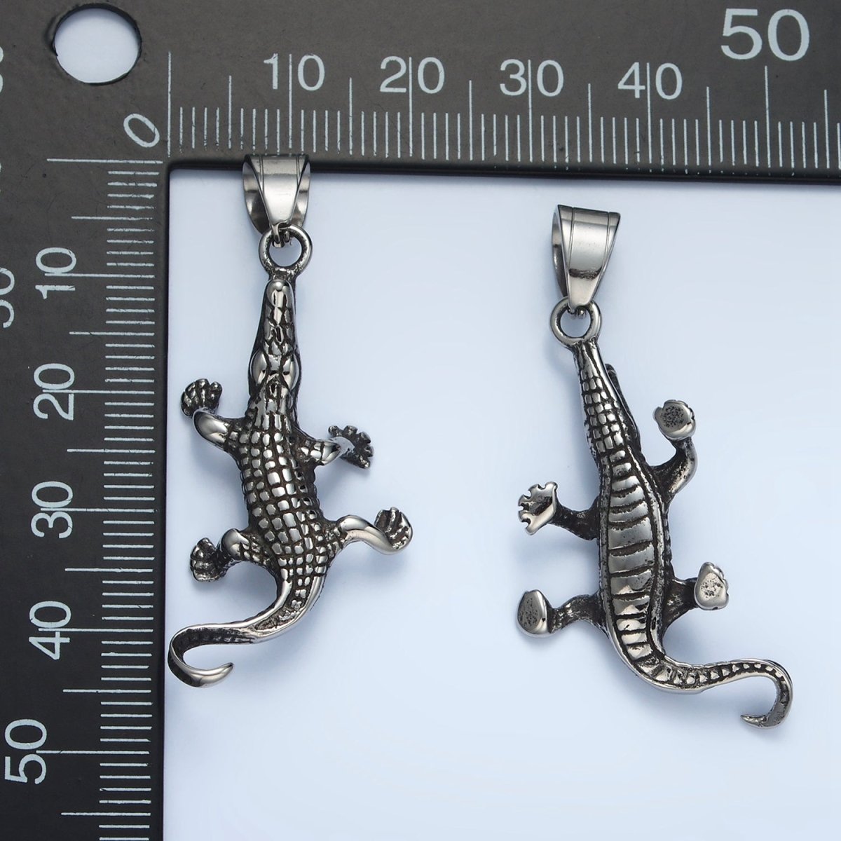 Stainless Steel 42mm Crocodile Alligator Animal Oxidized Silver Pendant | P1482 - DLUXCA