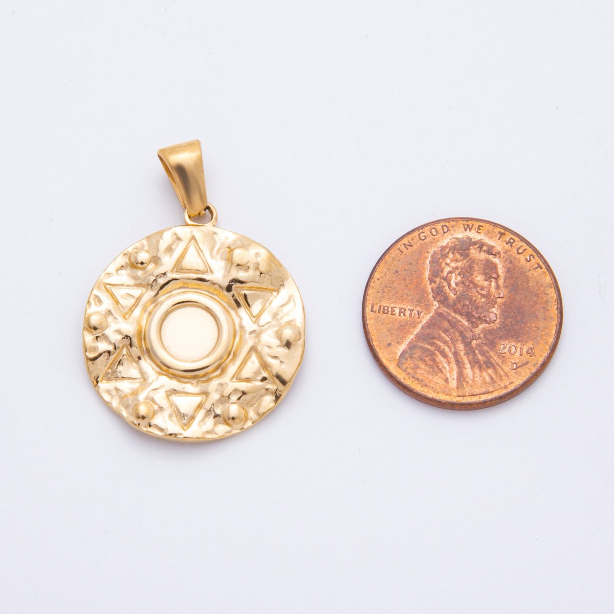 Stainless Steel Celestial Star Hammered Round Pendant | J - 513 - DLUXCA