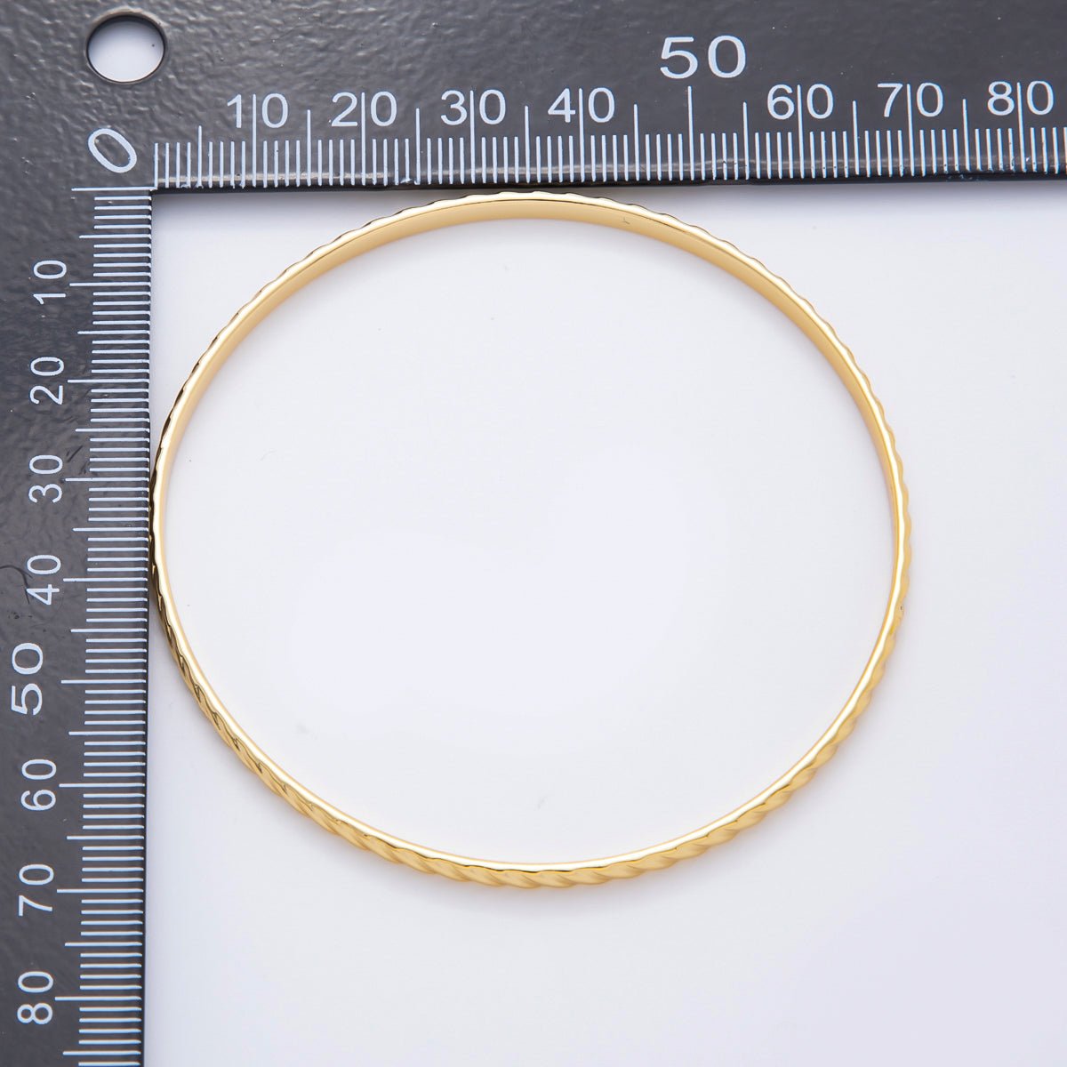 Stainless Steel Diagonal Ridge Pattern Round Bangle Bracelet | WA - 3464 - DLUXCA