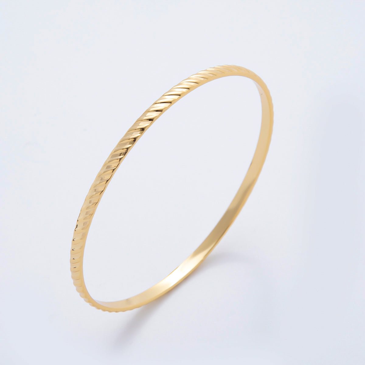 Stainless Steel Diagonal Ridge Pattern Round Bangle Bracelet | WA - 3464 - DLUXCA