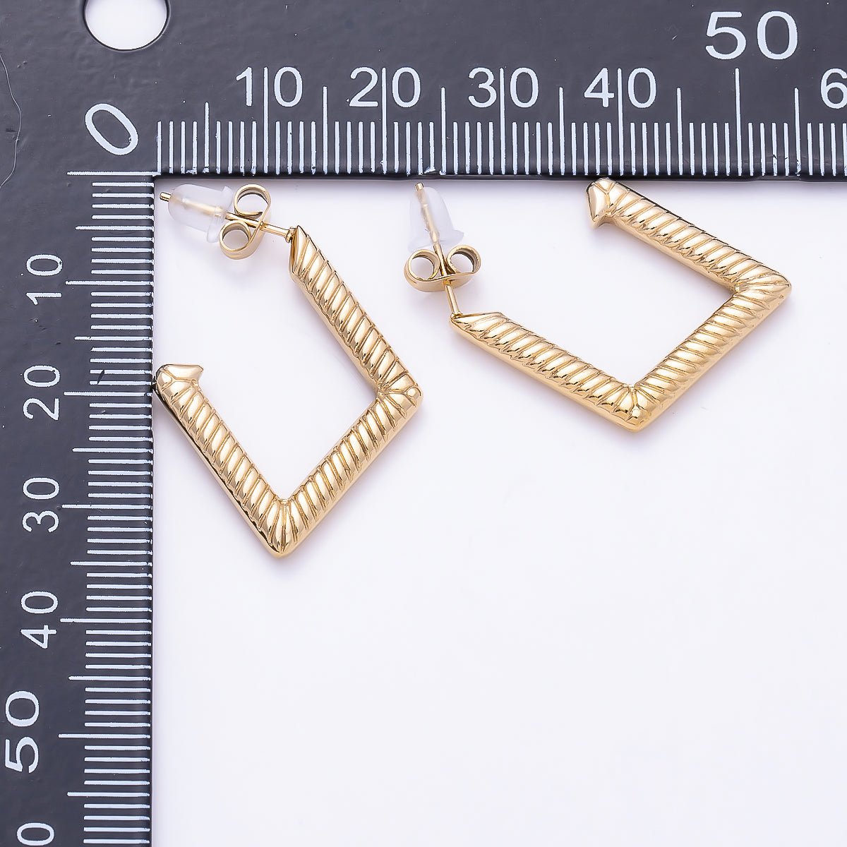 Stainless Steel PVD 19mm Ribbed Geometric Rhombus C-Shaped Hoop | Earrings-00747 - DLUXCA