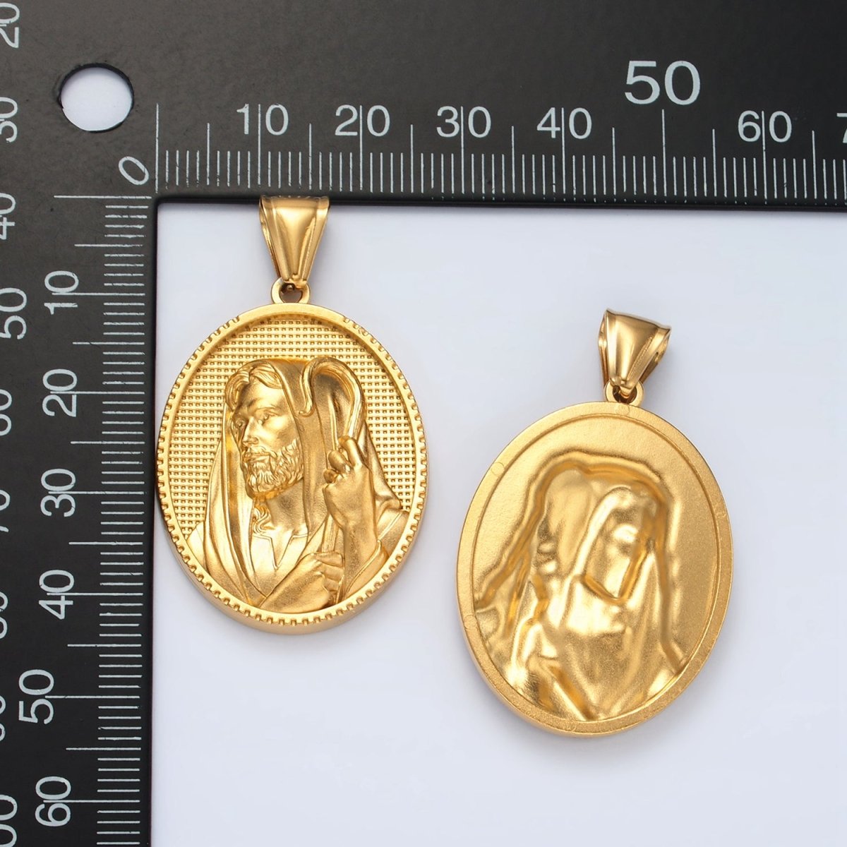 Stainless Steel Shepard Jesus Christ Religious Figure Textured Oval Pendant | P1469 - DLUXCA