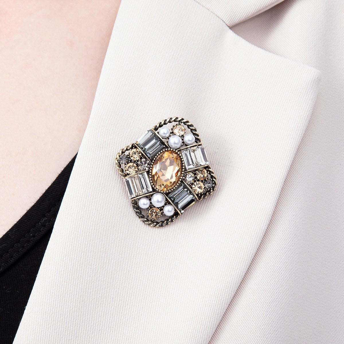 Vintage Gold 39mm Pearl Peach Champagne Rhinestone Multi-Cut Art Deco Rhombus Brooch Pin Brooch | BH-00169 - DLUXCA
