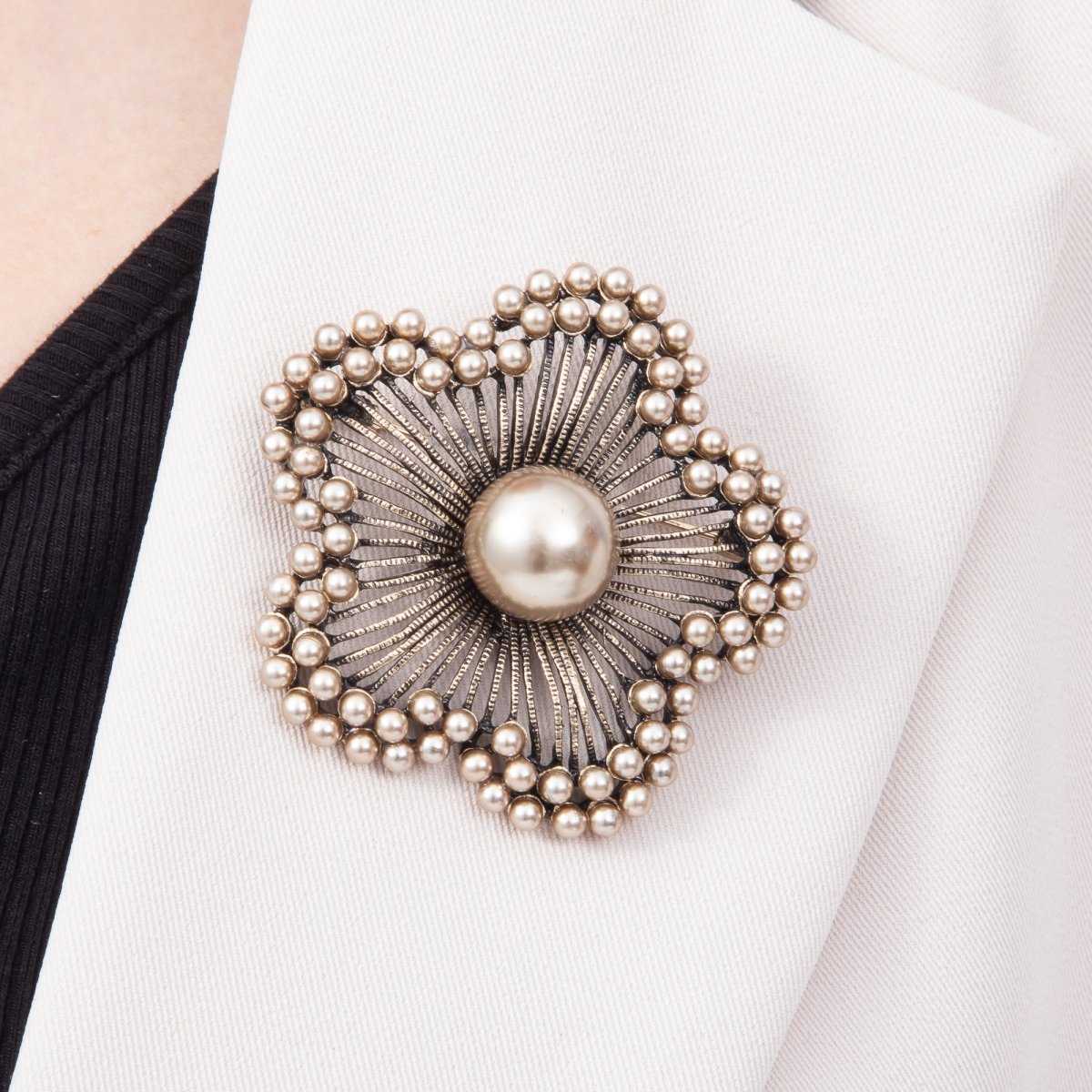Vintage Gold 52mm Shell Pearl Beaded Lined Flower Pin Brooch | BH-00186 - DLUXCA