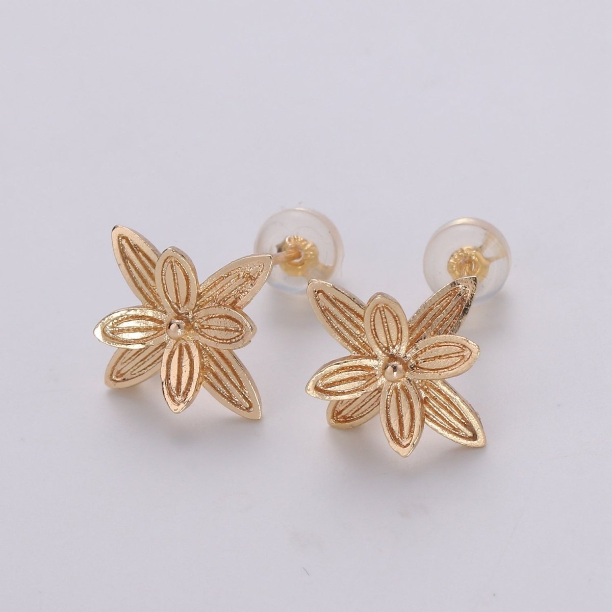 1 Pair Dainty Gold Filled Blooming Flower Studs L-018 - DLUXCA
