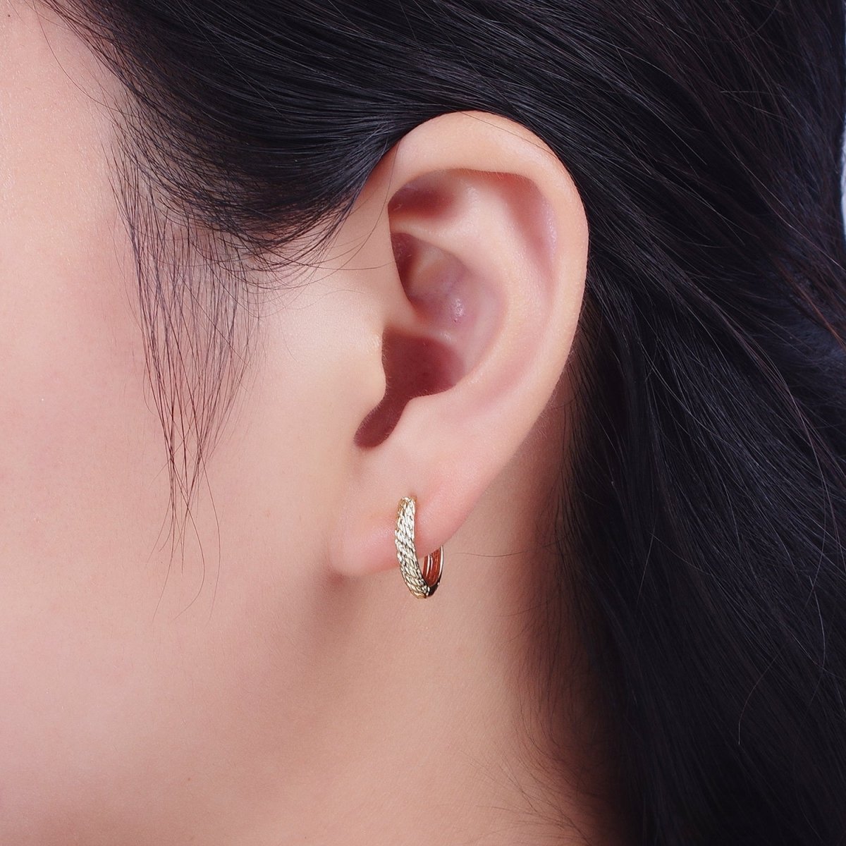 14.5mm Gold Twisted Rope Thin Cartilage Huggie Hoop Earrings | Y-188 - DLUXCA
