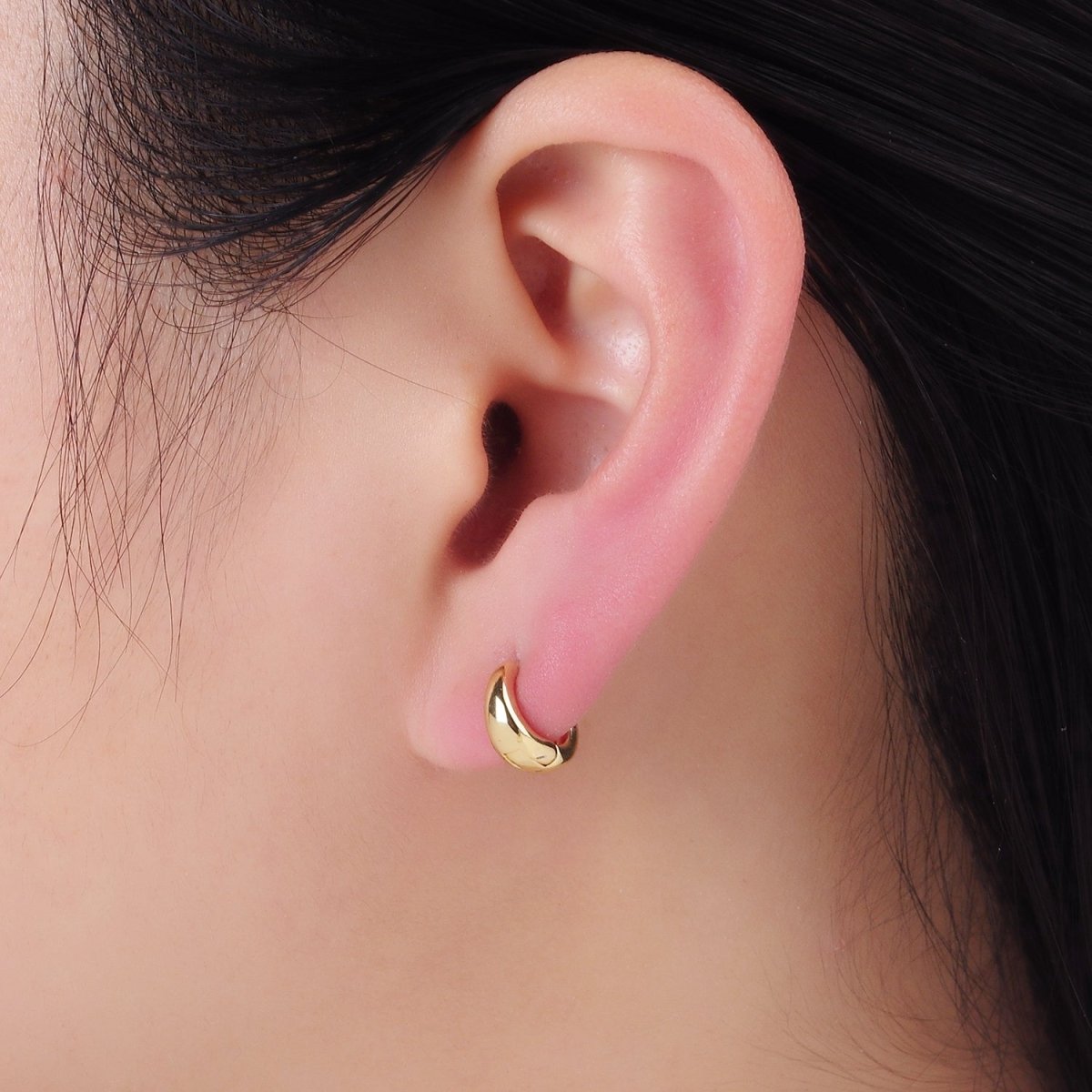 14K Gold Filled 10mm Minimalist Dome Cartilage Huggie Earrings | P487 - DLUXCA