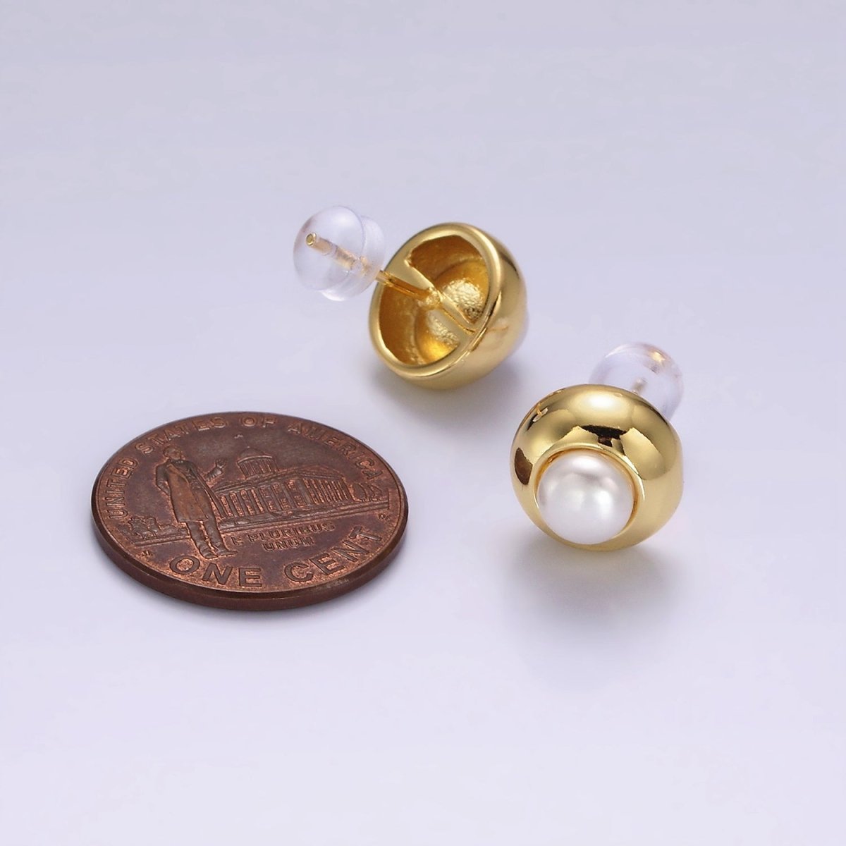 14K Gold Filled 10mm Pearl Round Bezel Stud Earrings | V-256 - DLUXCA