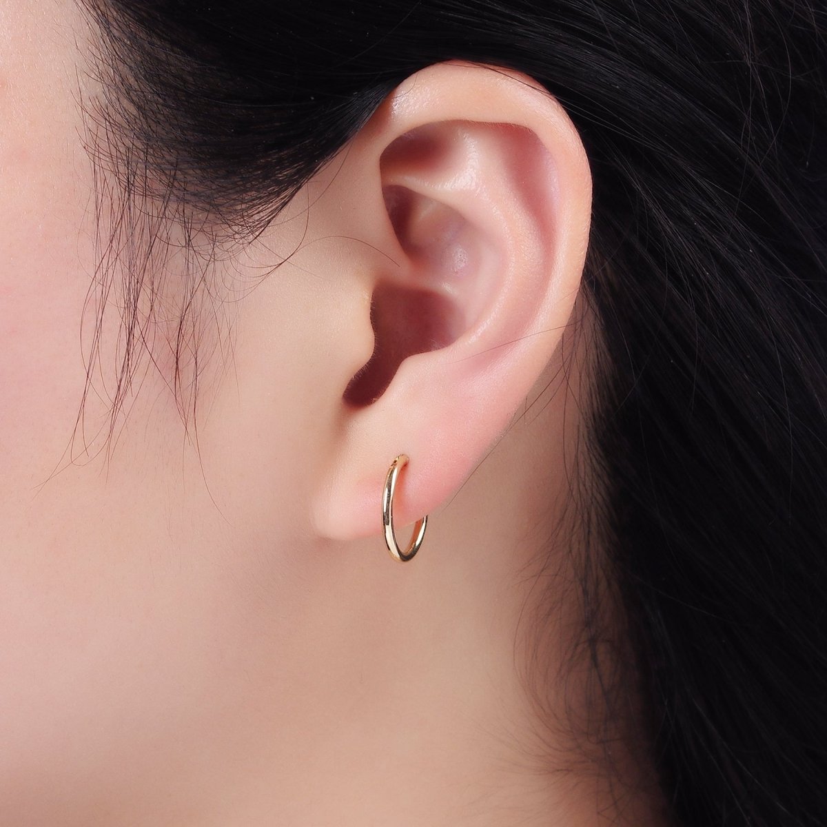 14K Gold Filled 14mm Minimalist Latch Cartilage Hoop Earrings | V540 - DLUXCA