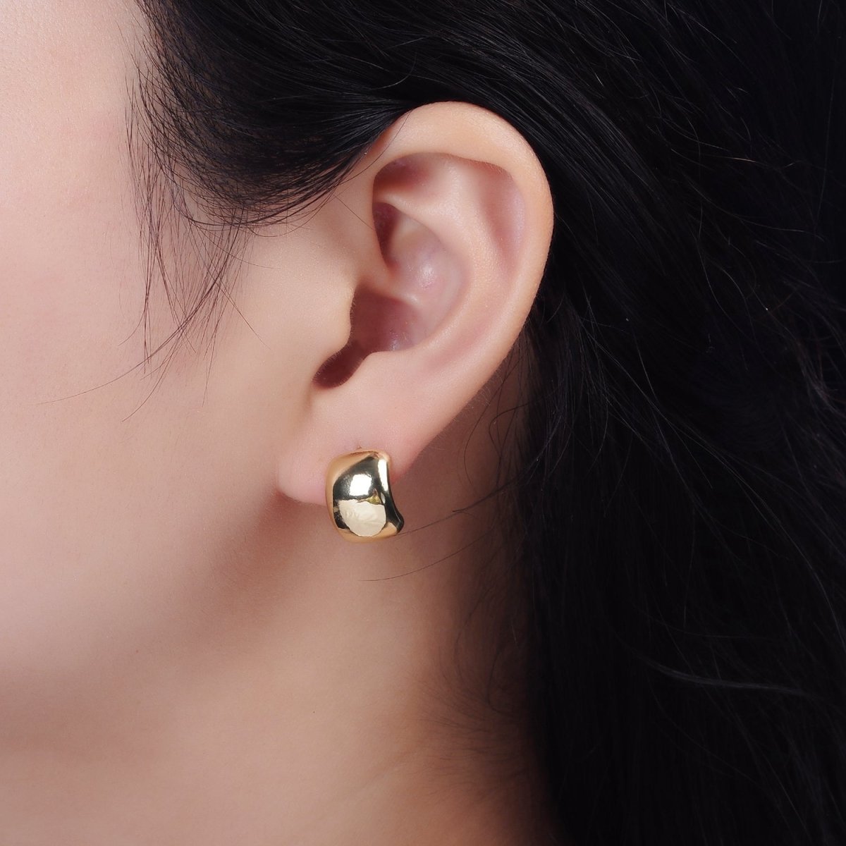 14K Gold Filled 14mm Wide Minimalist Cartilage C-Shaped Hoop Earrings | V460 - DLUXCA