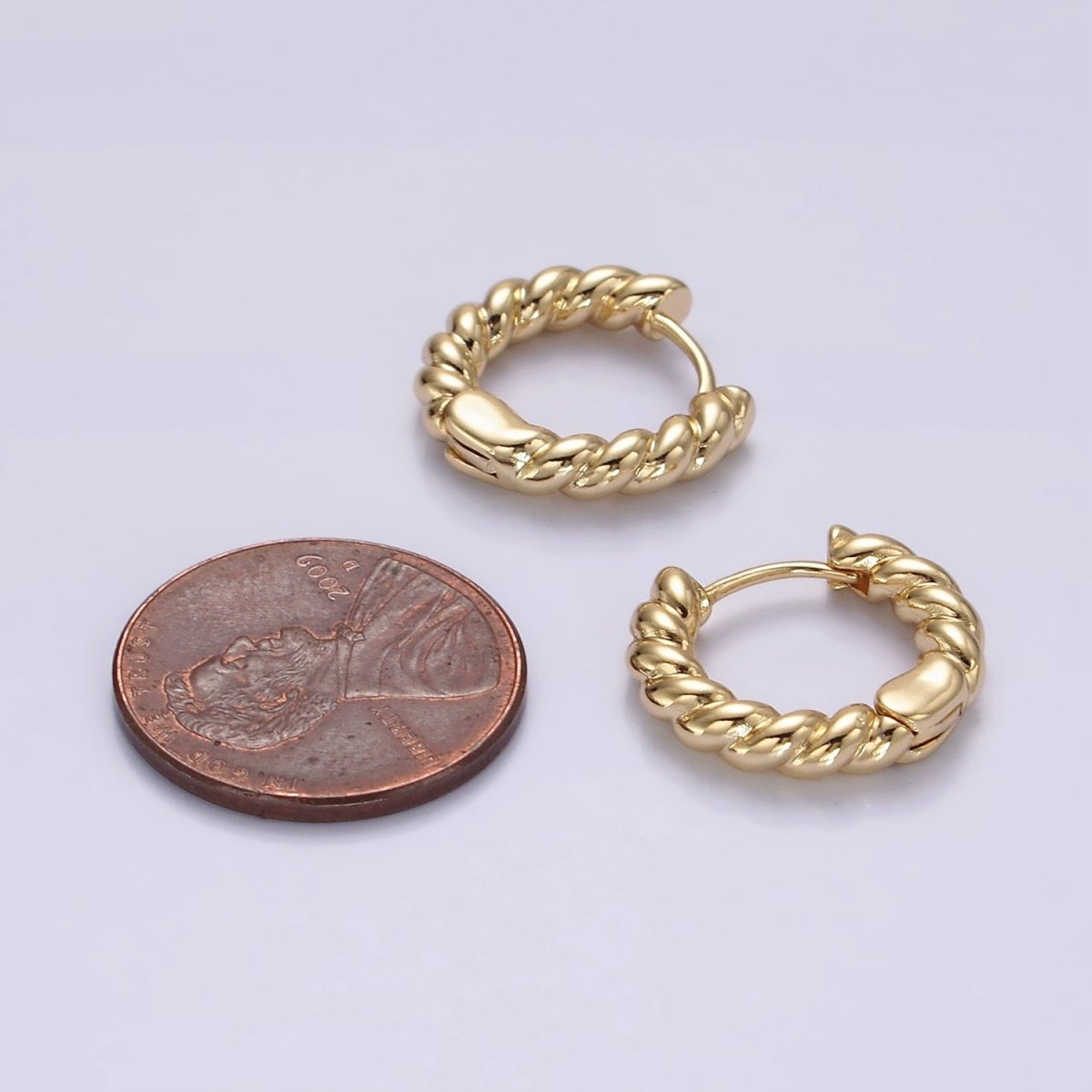 14K Gold Filled 15mm Braided Croissant Huggie Earrings | AE905 - DLUXCA