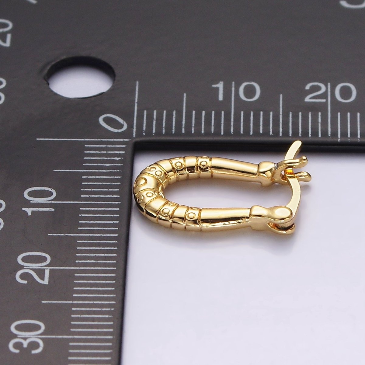 14K Gold Filled 15mm Dotted Lined U-Shaped French Lock Latch Hoop Earrings | AE962 - DLUXCA