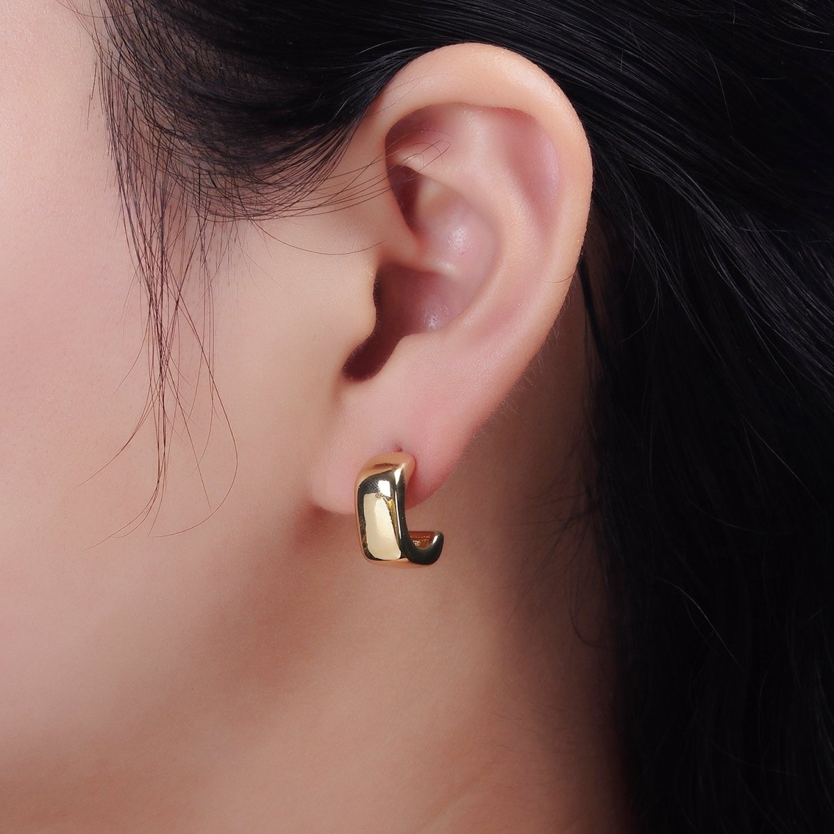 14K Gold Filled 15mm Hexagonal Modern Statement C-Shaped Hoop Kylie Earrings | AE950 - DLUXCA