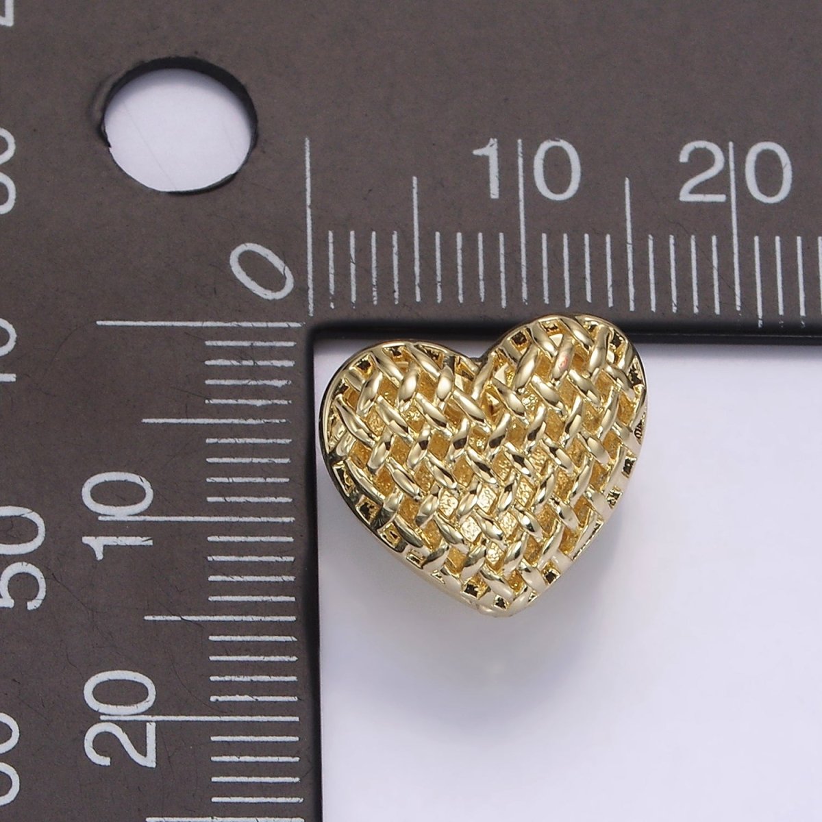 14K Gold Filled 15mm Open Rattan Heart Huggie Earrings | AE1001 - DLUXCA